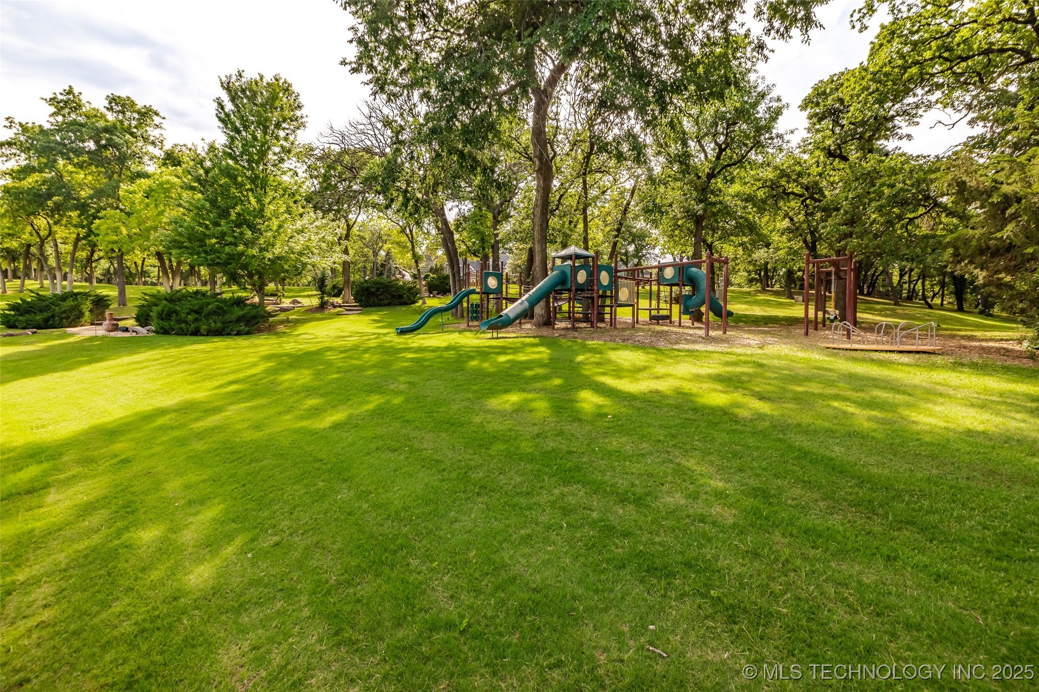 2701 Twin Creek Drive Property Photo 52