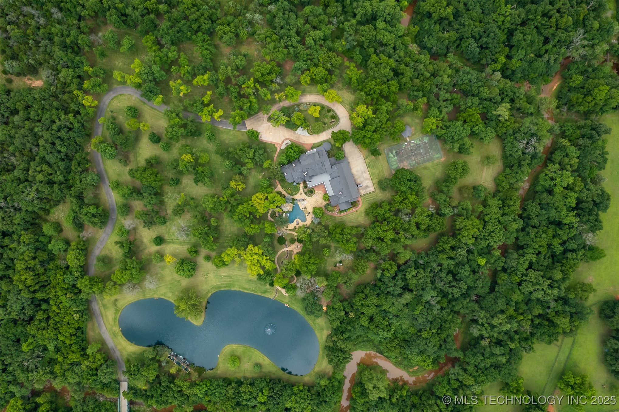 2701 Twin Creek Drive Property Photo 75