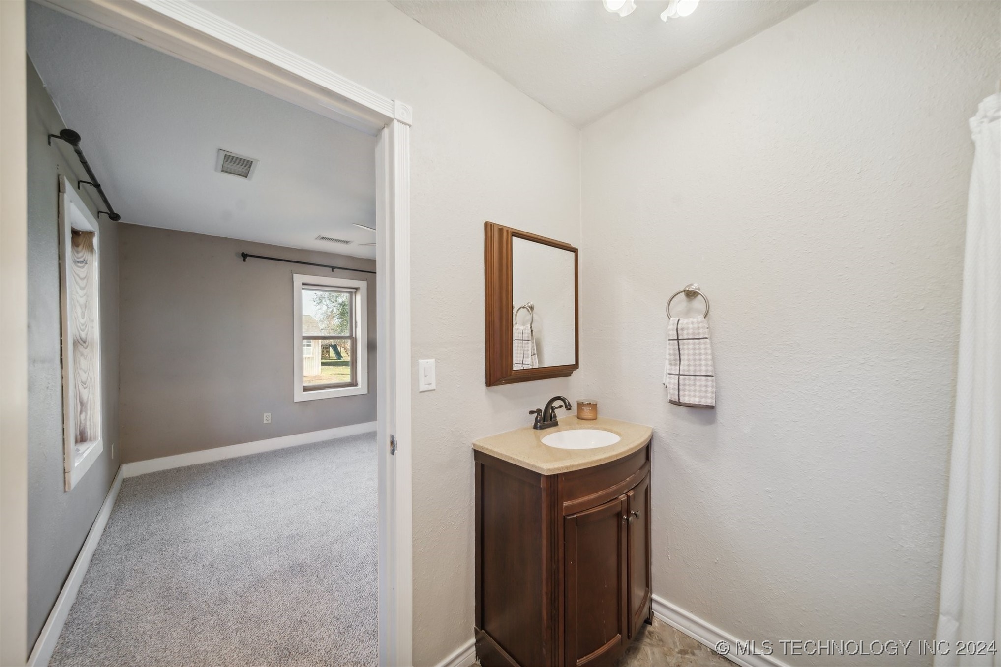 2530 E 93rd Street S Property Photo 12