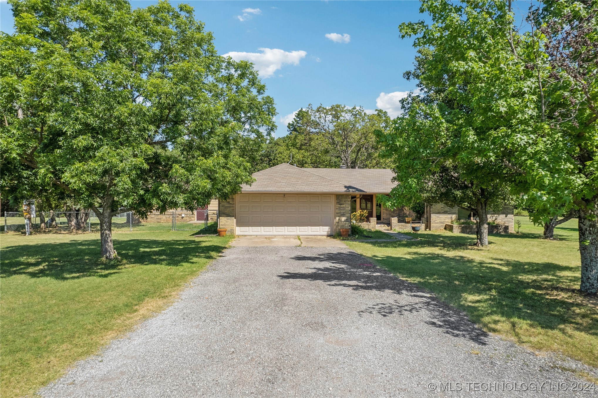 3609 E Scenic Drive Property Photo 1