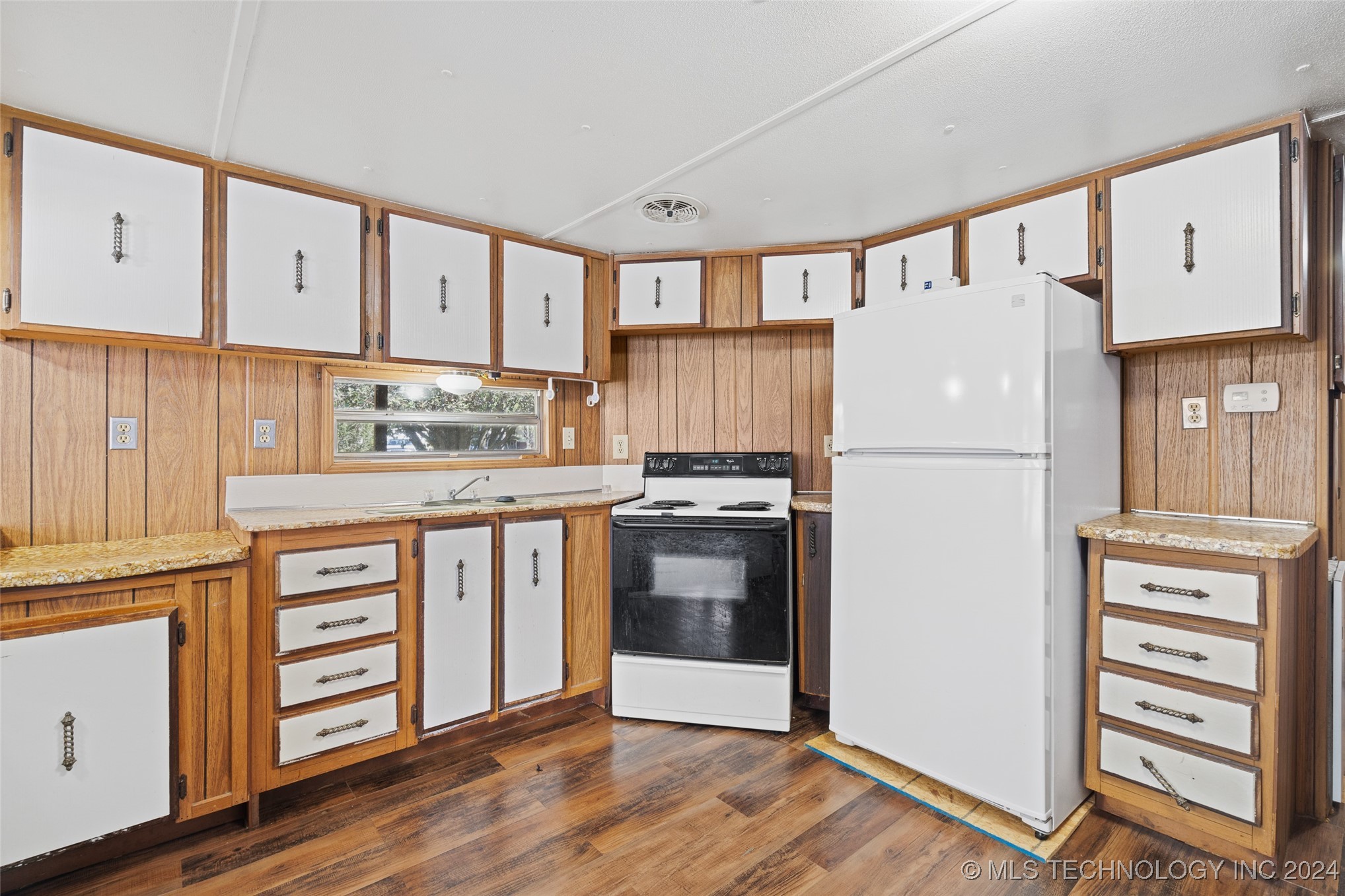 115376 S 4215 Property Photo 5