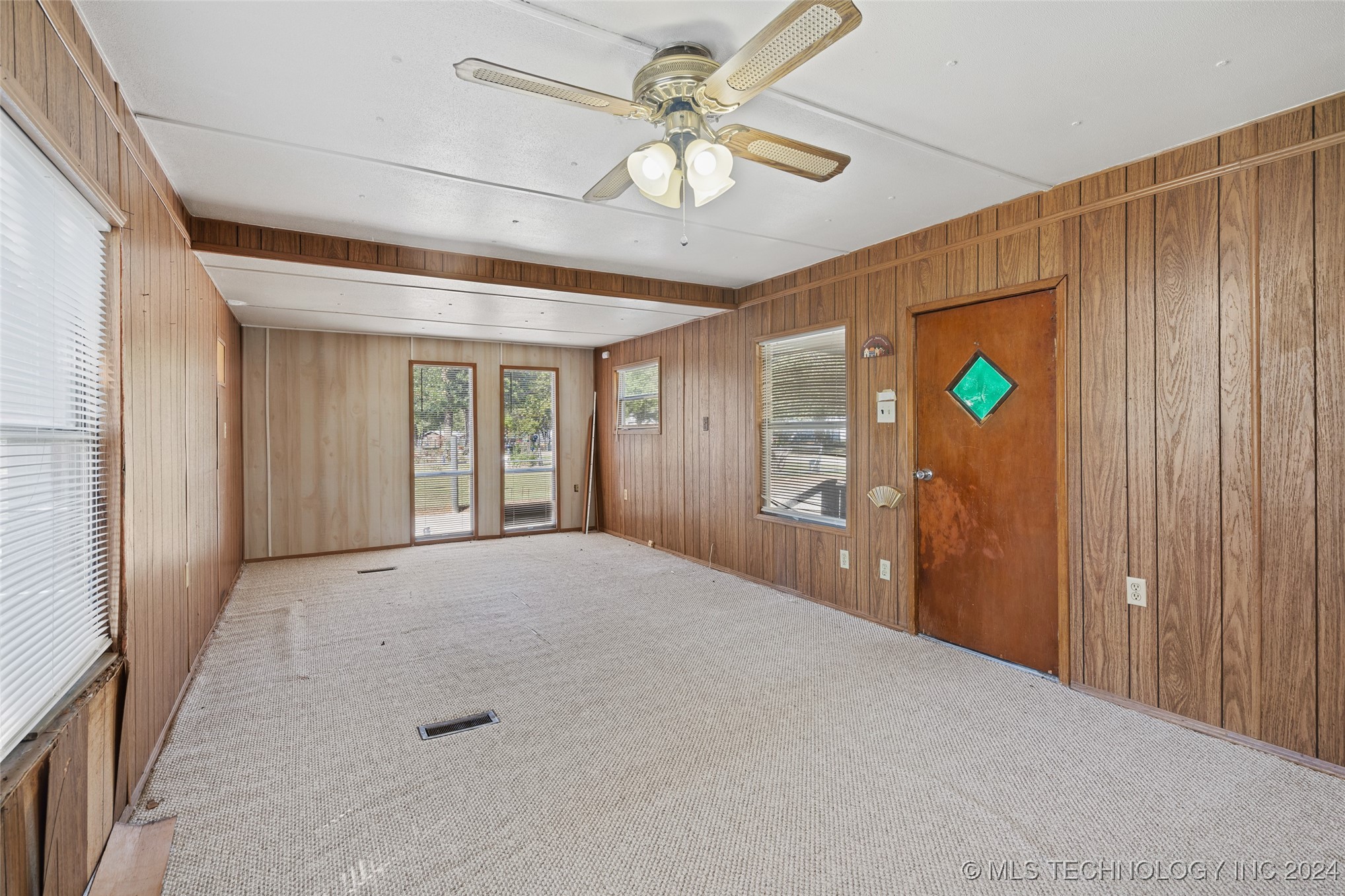 115376 S 4215 Property Photo 8