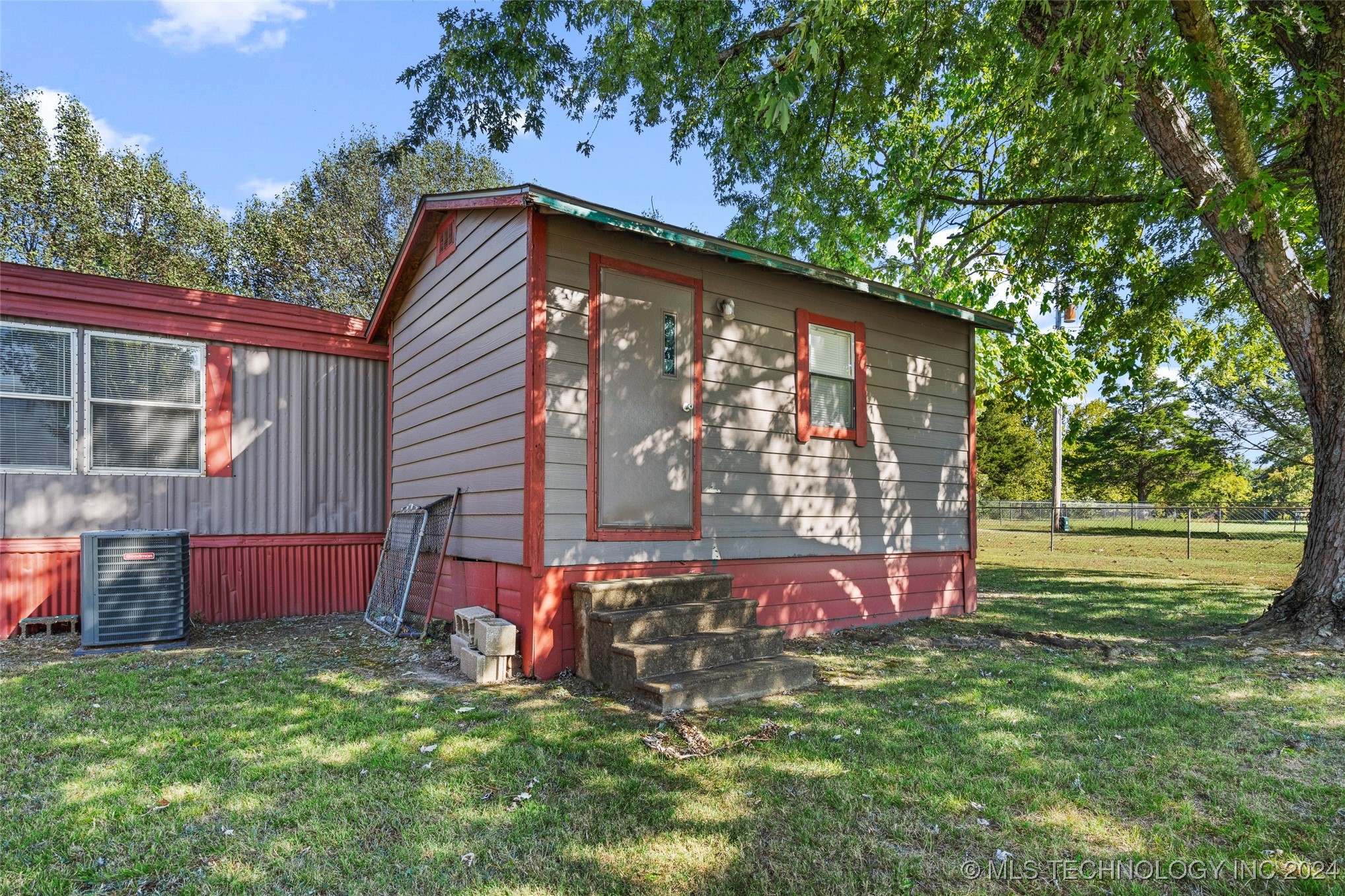 115376 S 4215 Property Photo 21