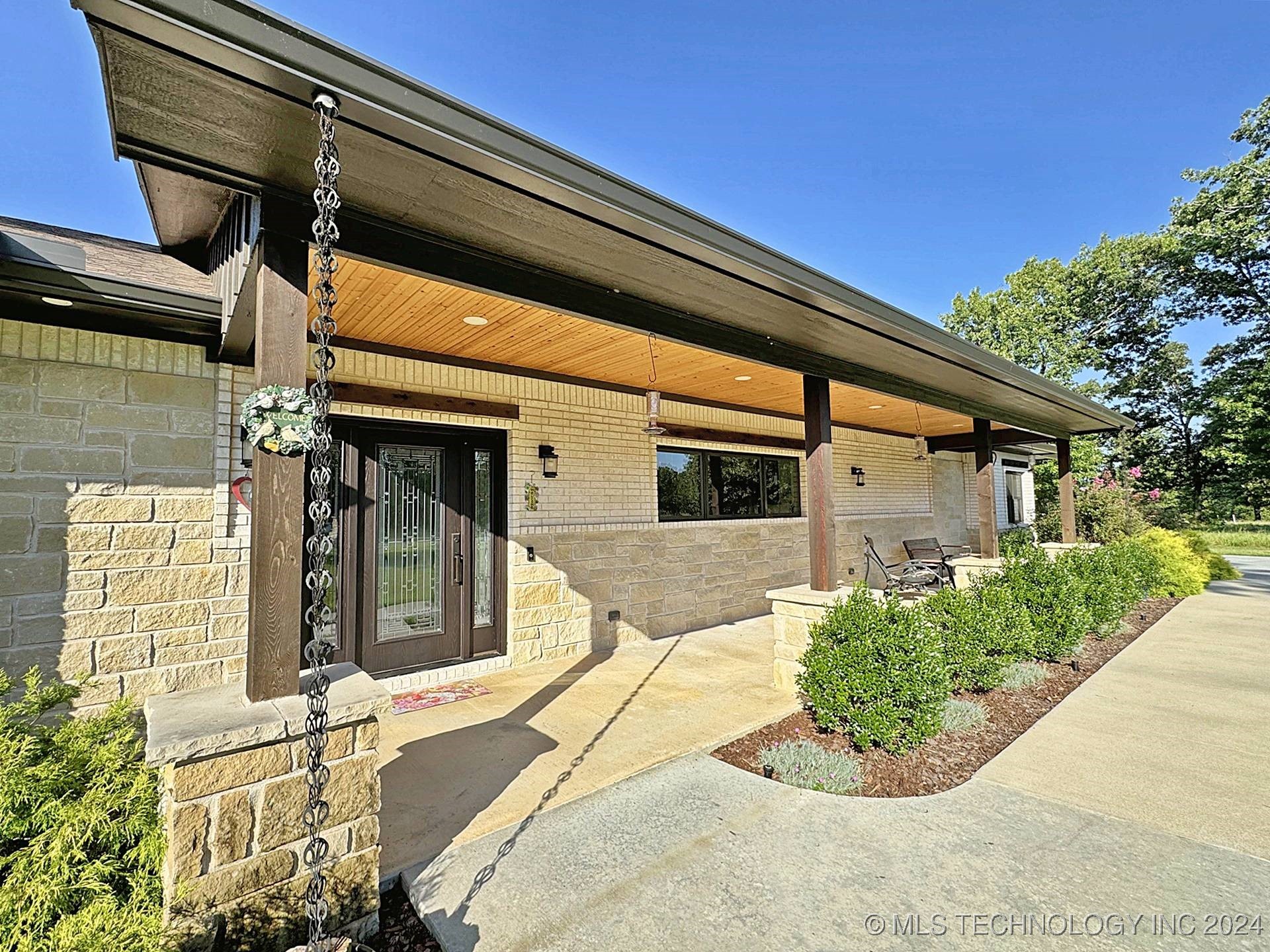 933 Rosemary Point Property Photo 4