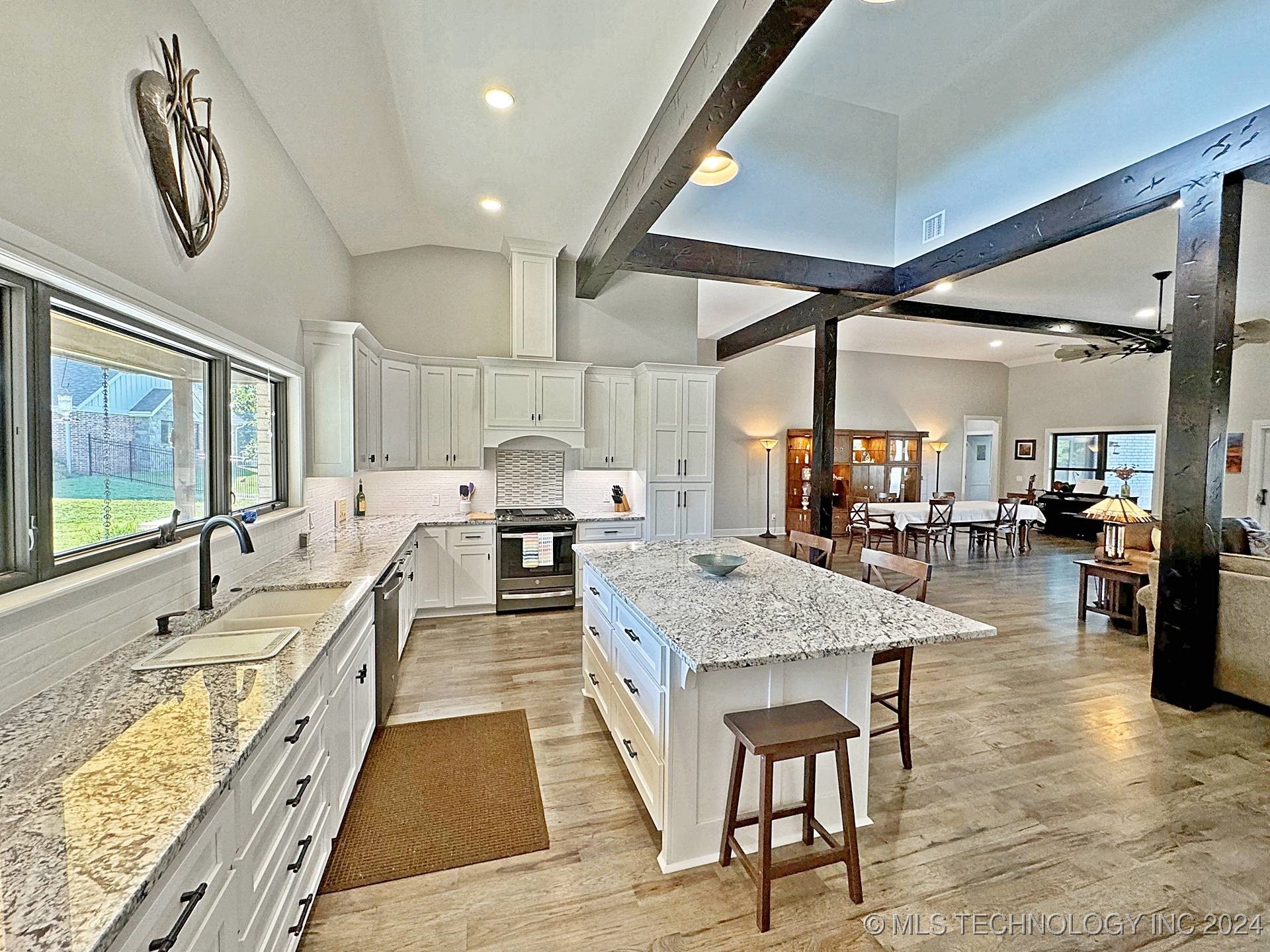 933 Rosemary Point Property Photo 10