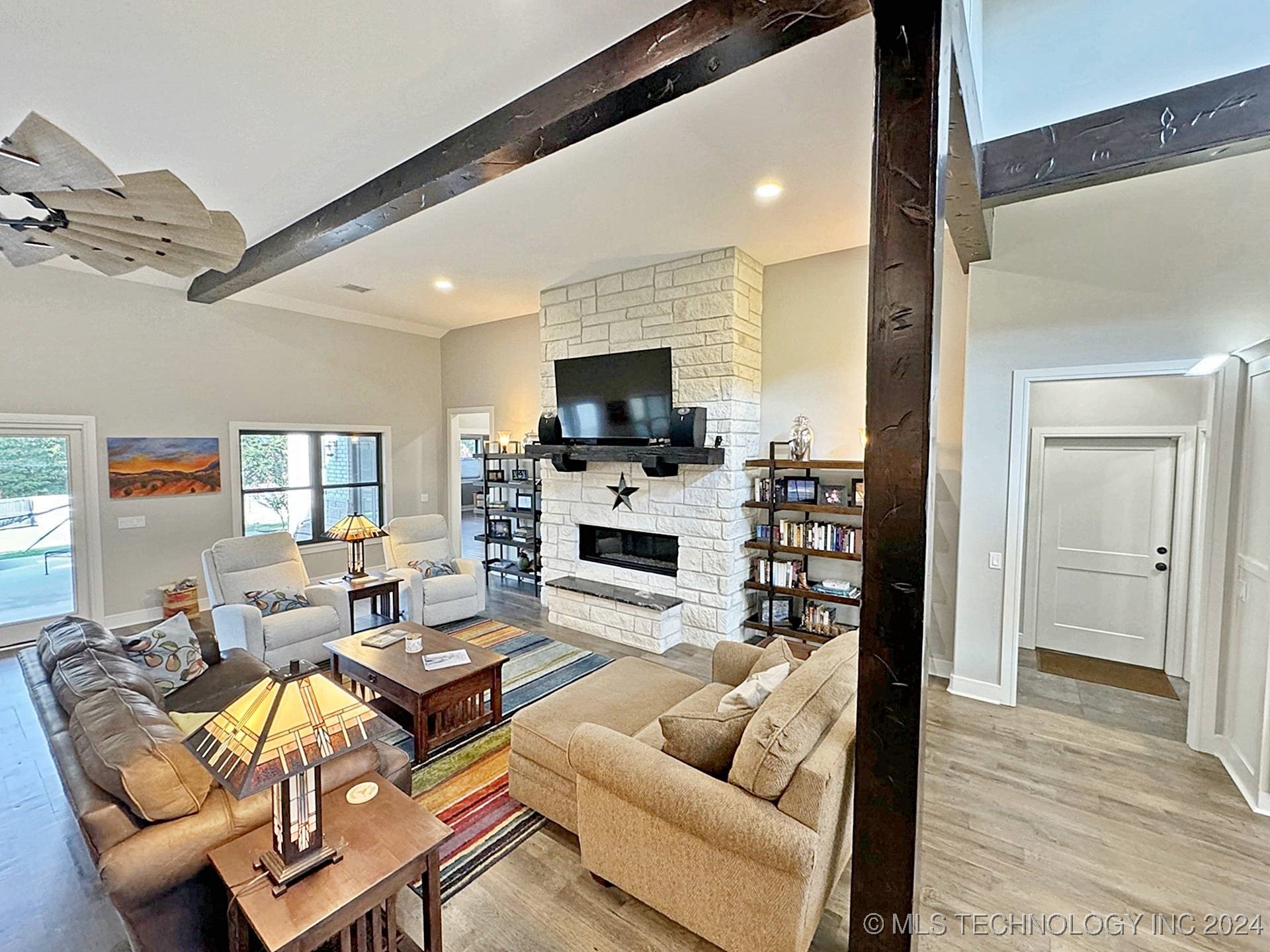 933 Rosemary Point Property Photo 15
