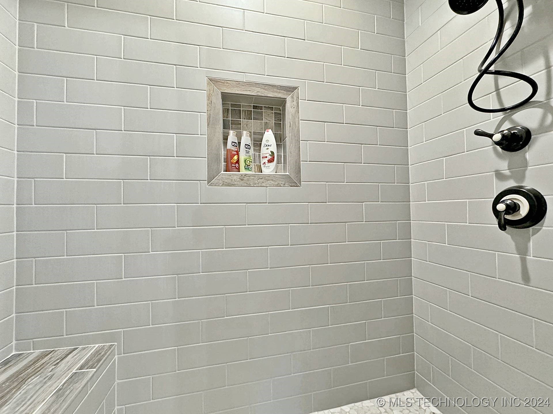 933 Rosemary Point Property Photo 41