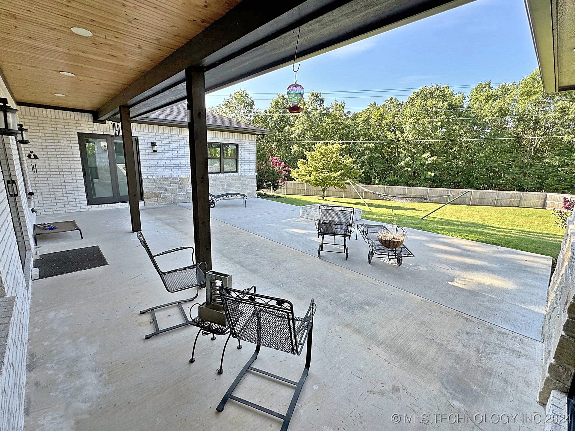 933 Rosemary Point Property Photo 54