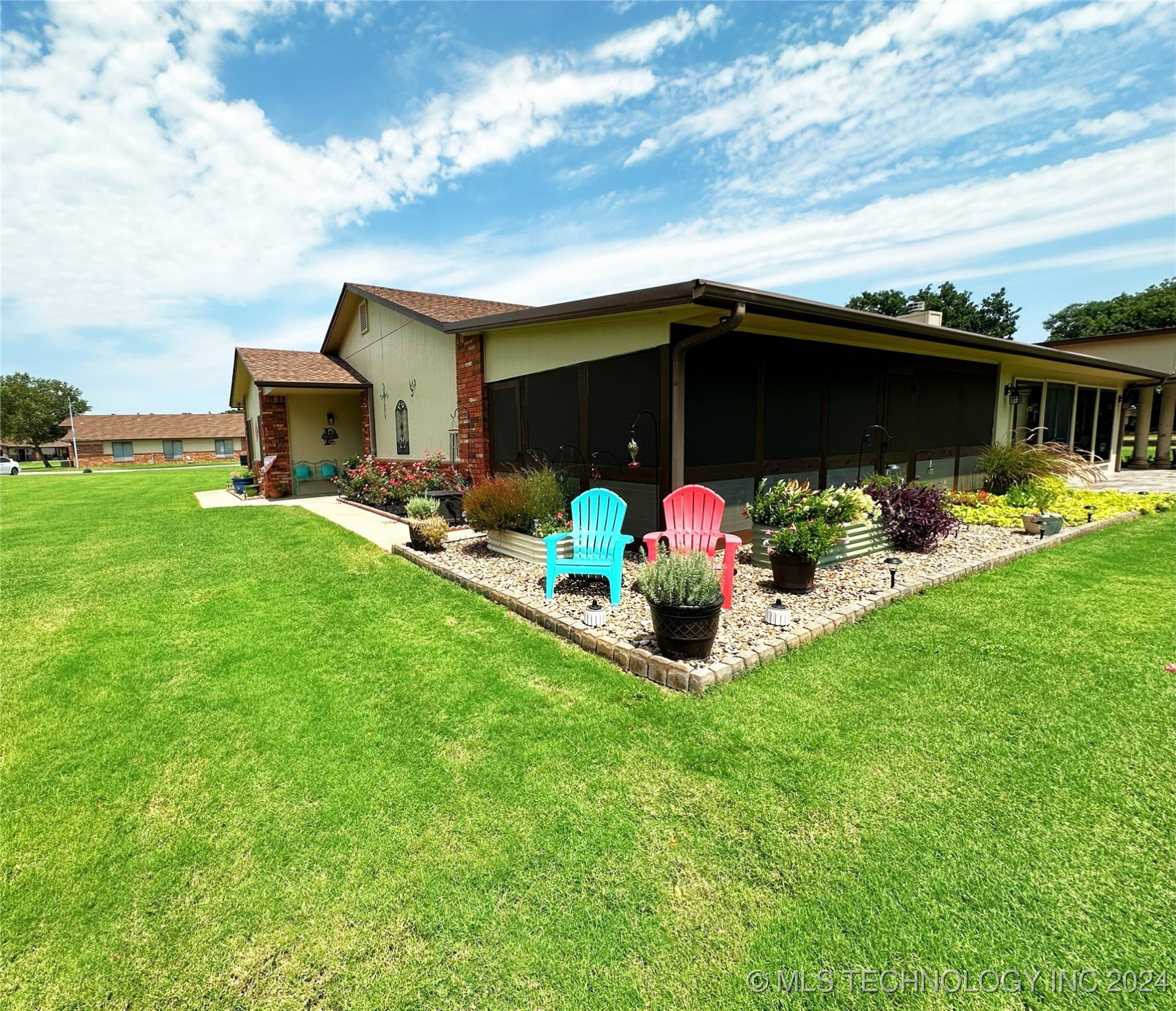114585 S 4172 120 Property Photo 8