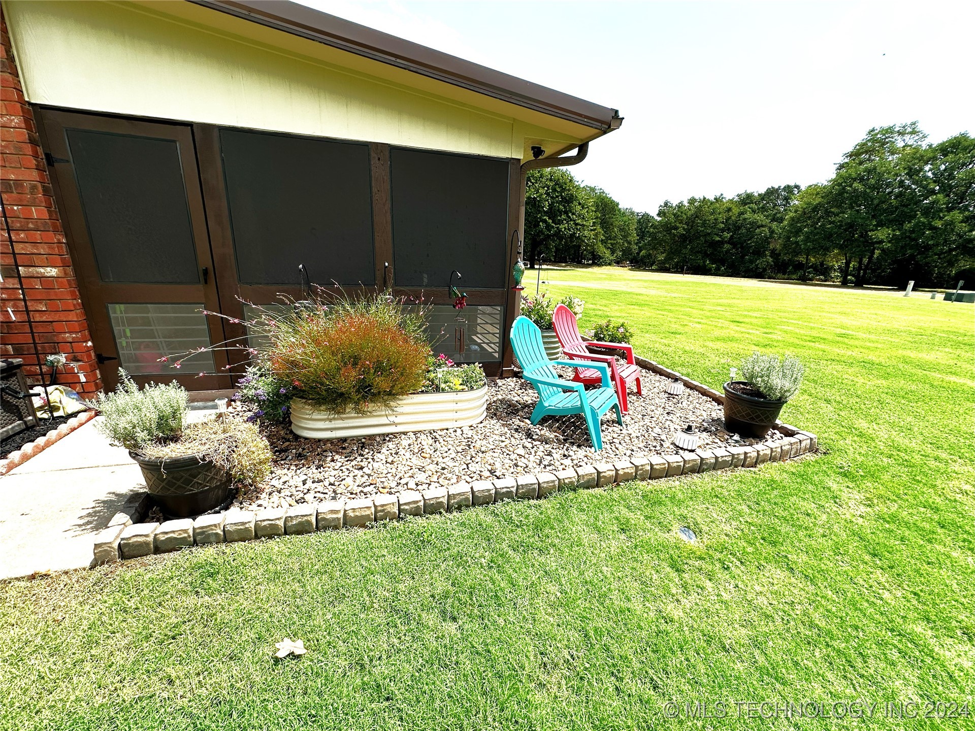 114585 S 4172 120 Property Photo 9