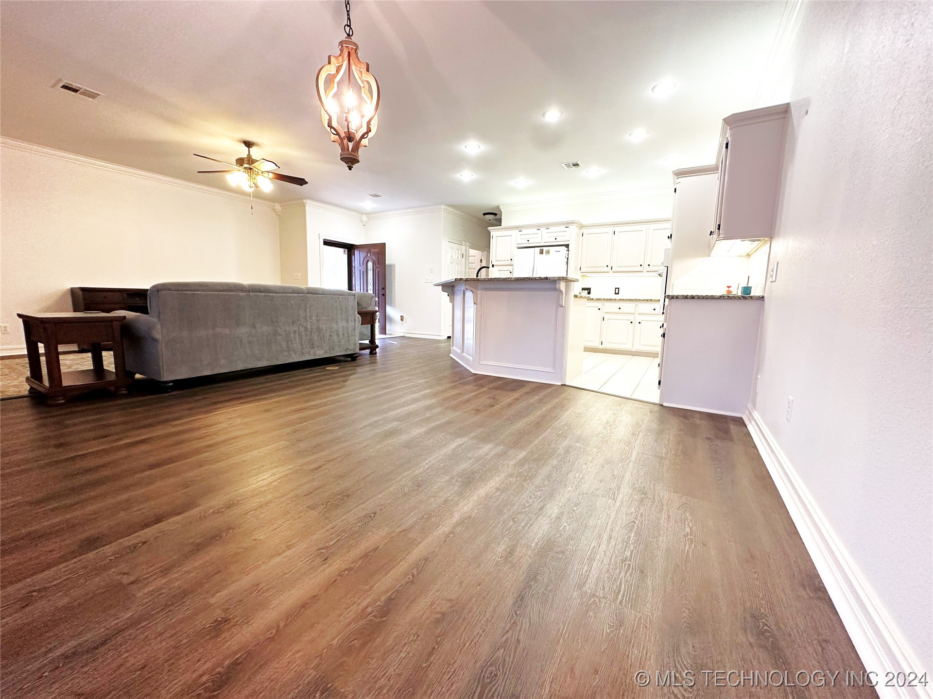 114585 S 4172 120 Property Photo 12