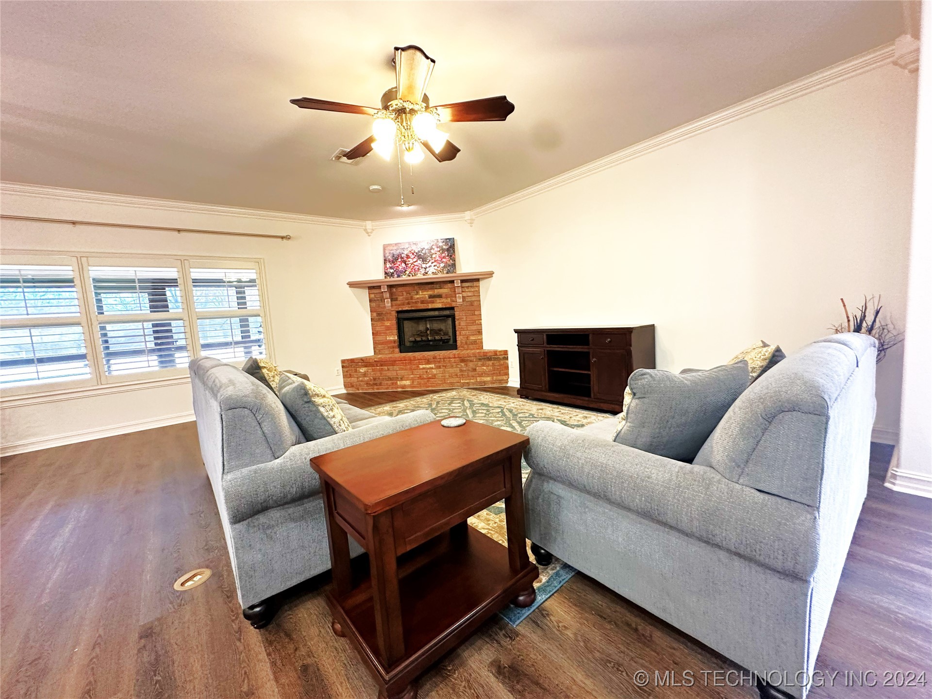 114585 S 4172 120 Property Photo 16