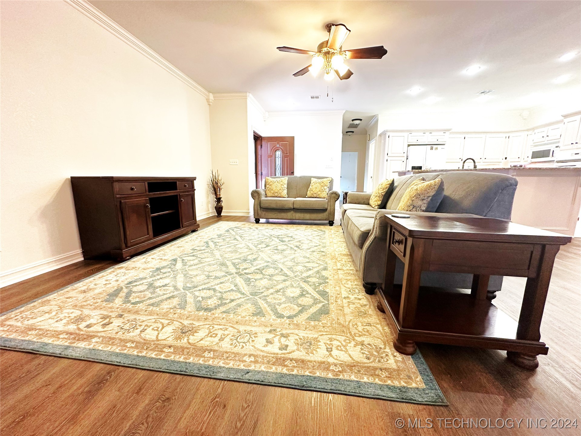 114585 S 4172 120 Property Photo 18