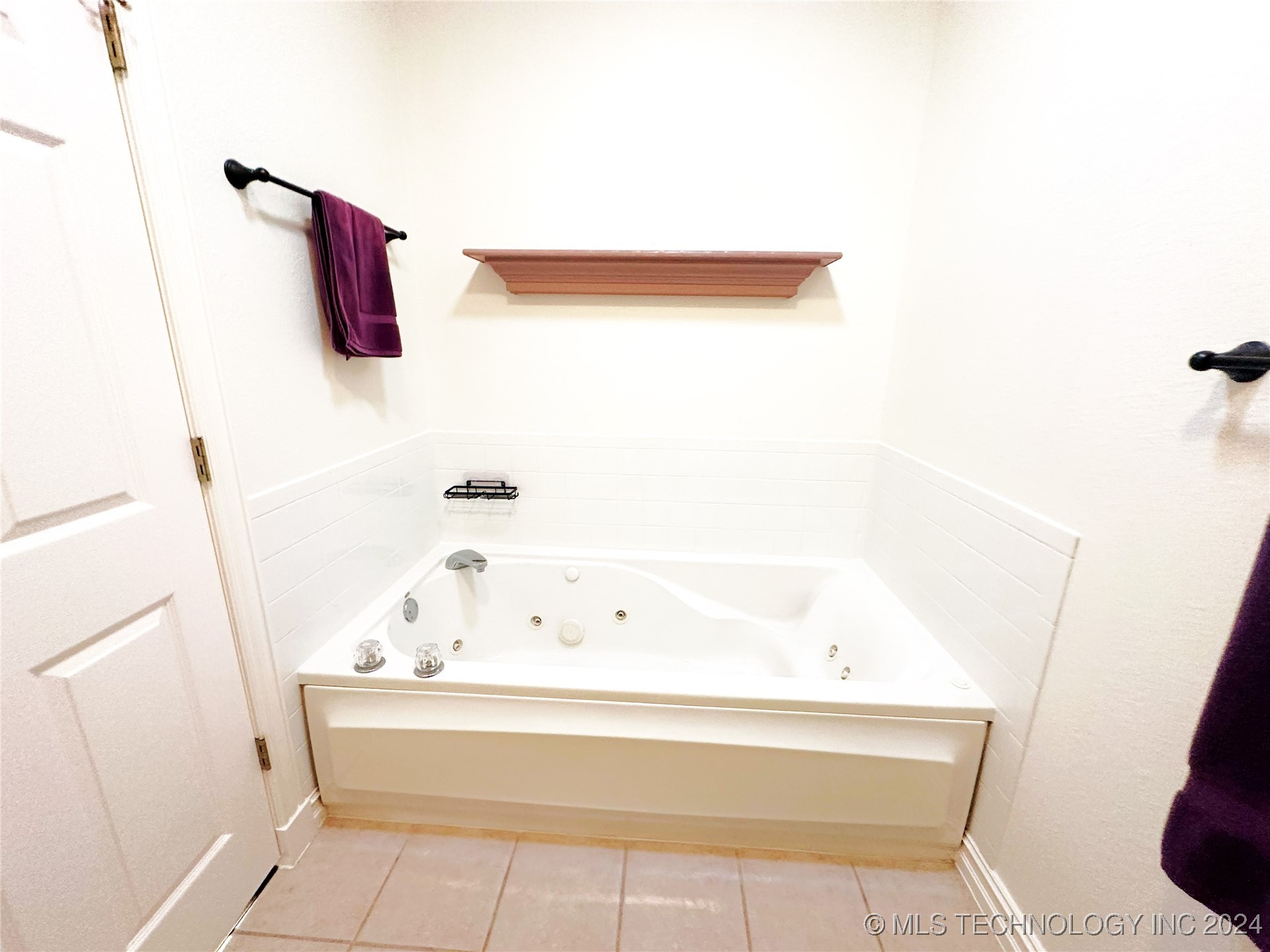 114585 S 4172 120 Property Photo 28