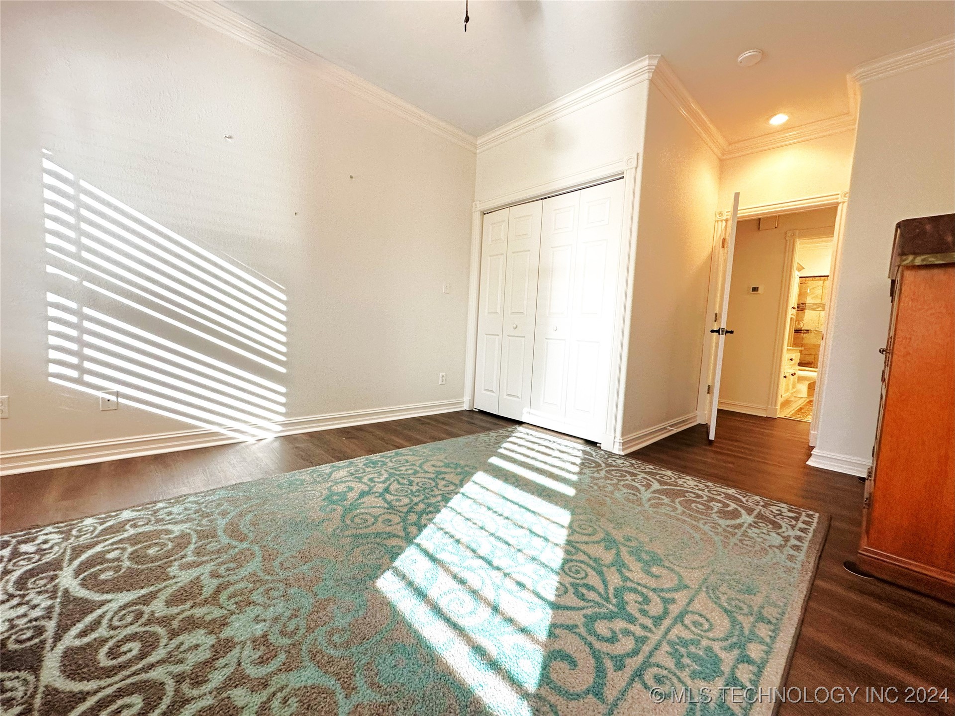 114585 S 4172 120 Property Photo 35