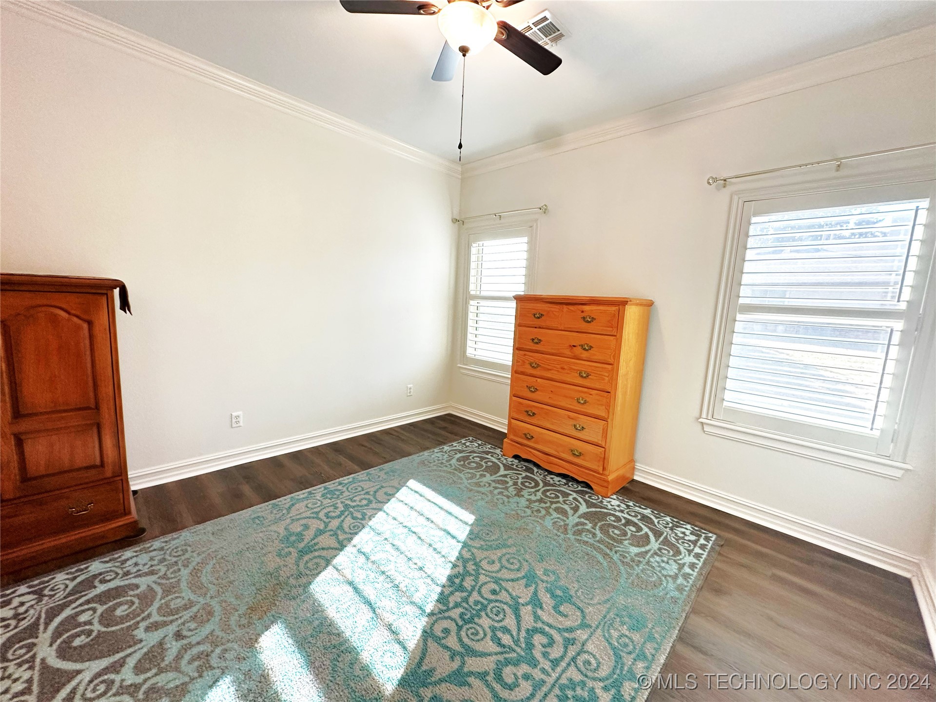 114585 S 4172 120 Property Photo 37
