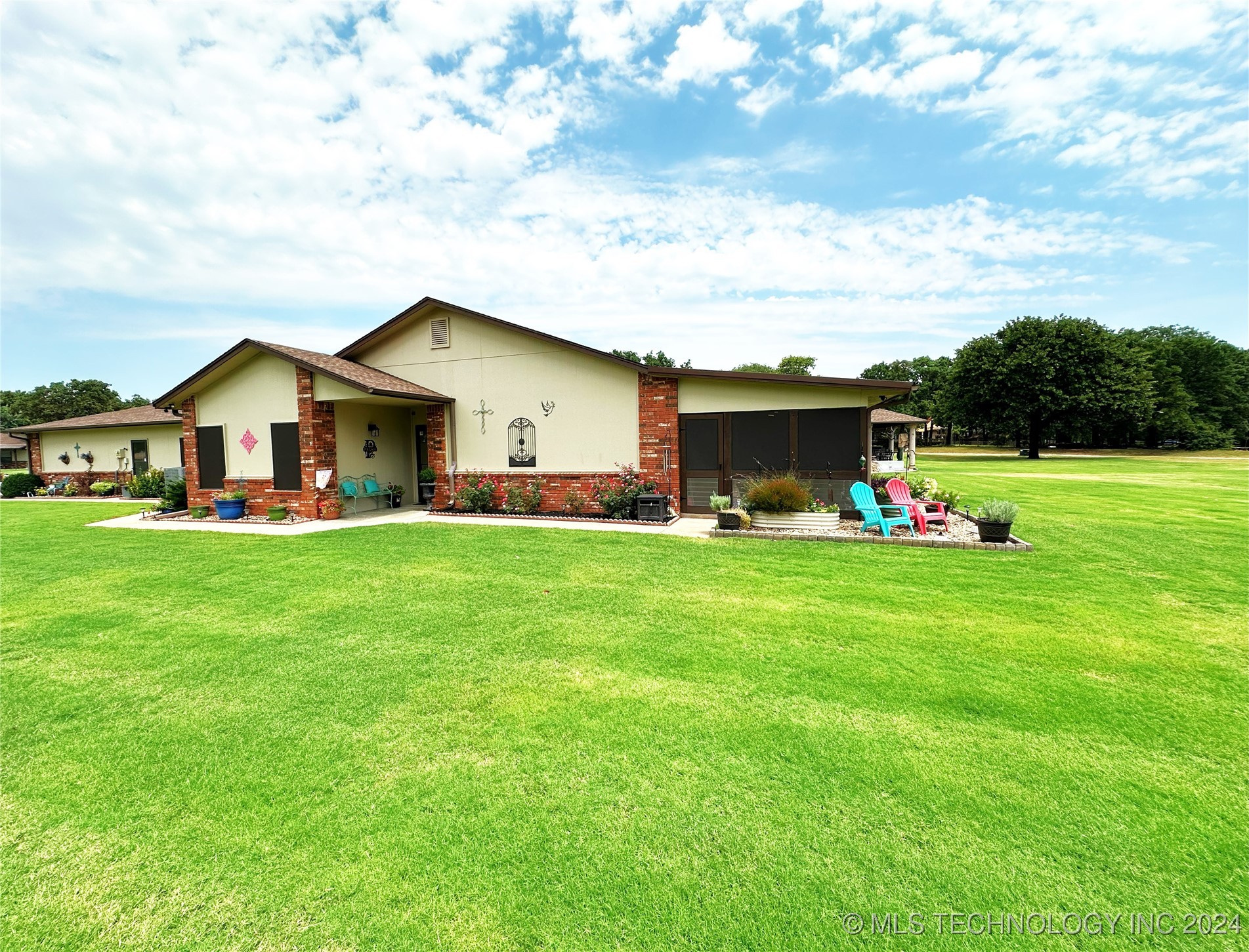 114585 S 4172 120 Property Photo 50