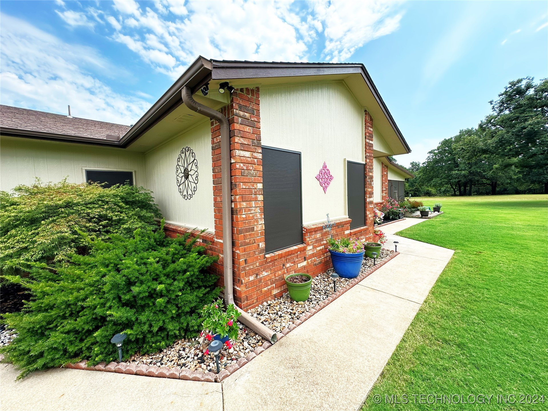 114585 S 4172 120 Property Photo 53