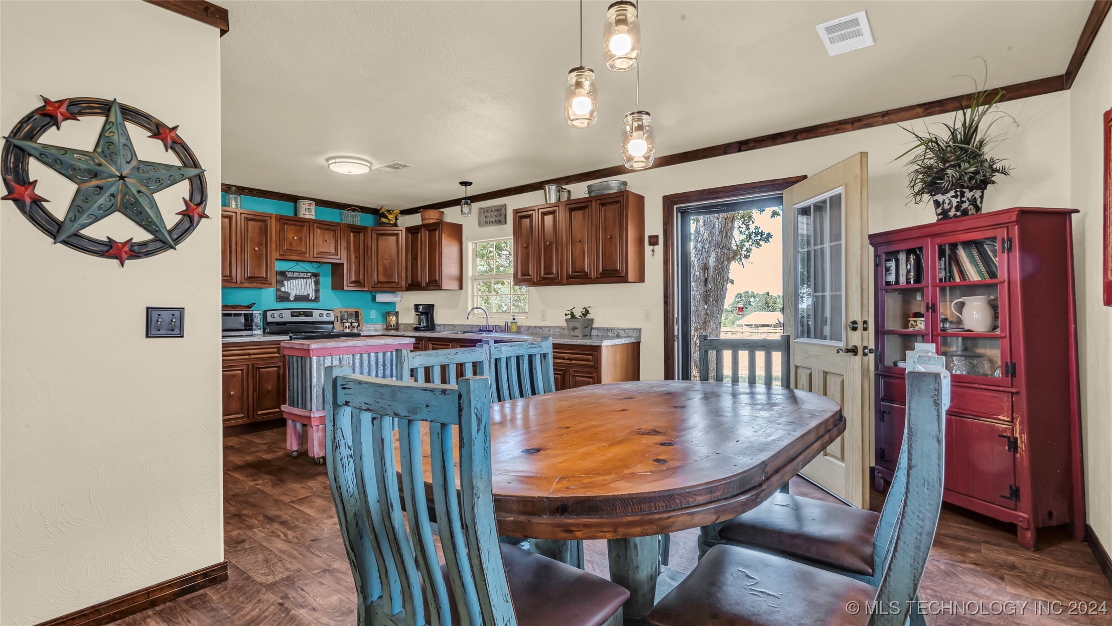 4228 Texas Street Property Photo 9