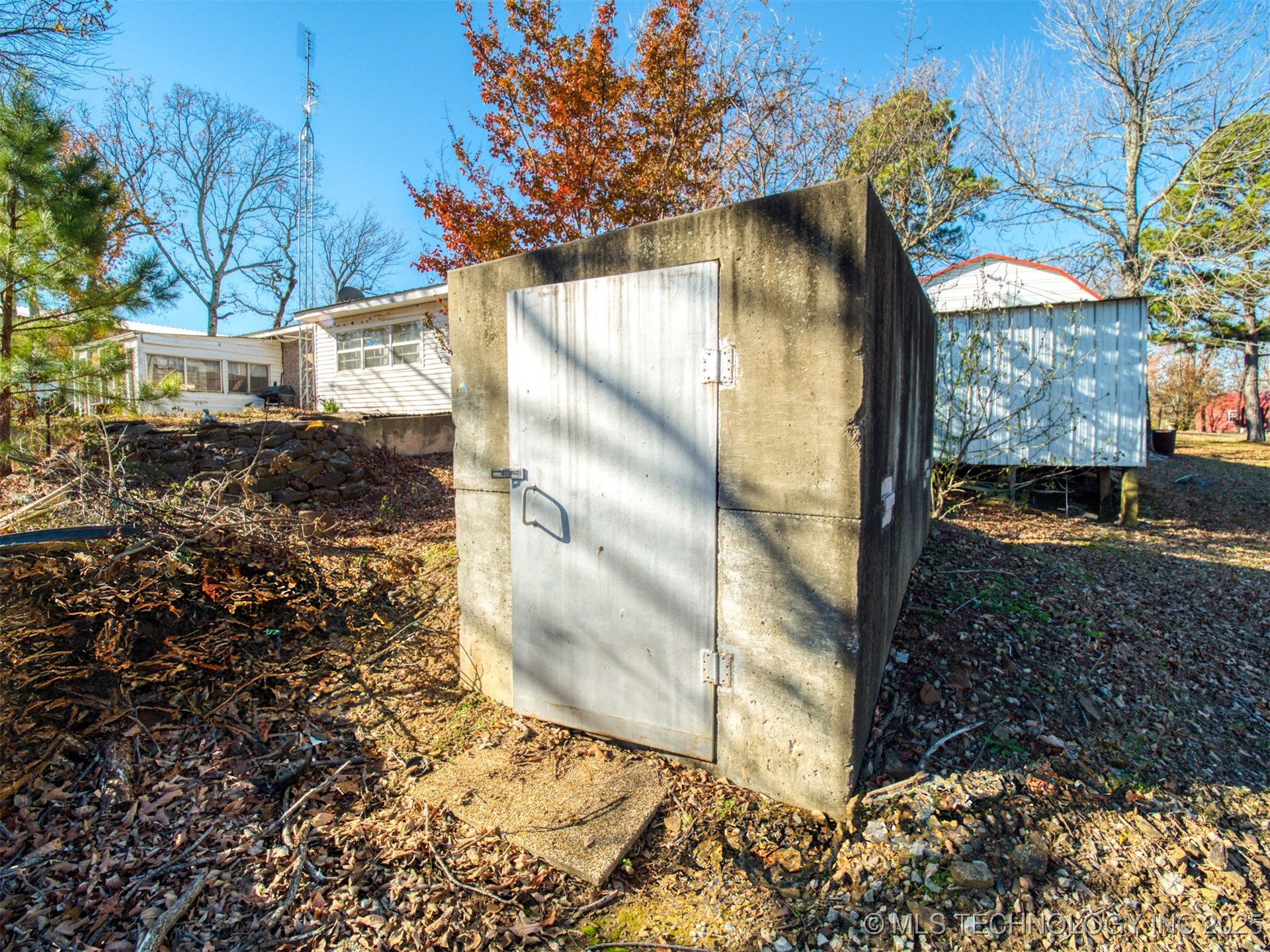 2700 Lake Shore Drive Property Photo 5
