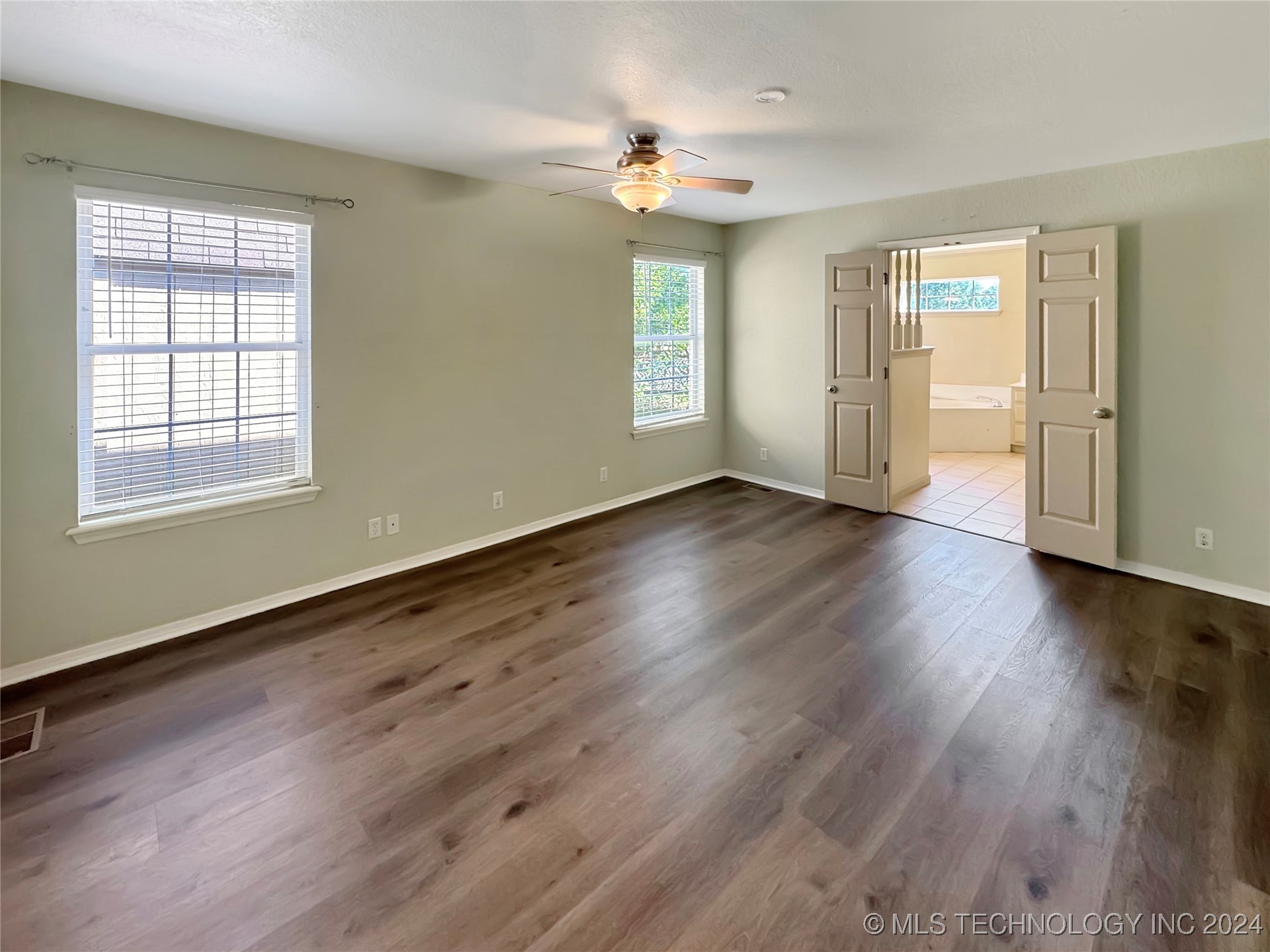 9201 S Hudson Avenue Property Photo 19