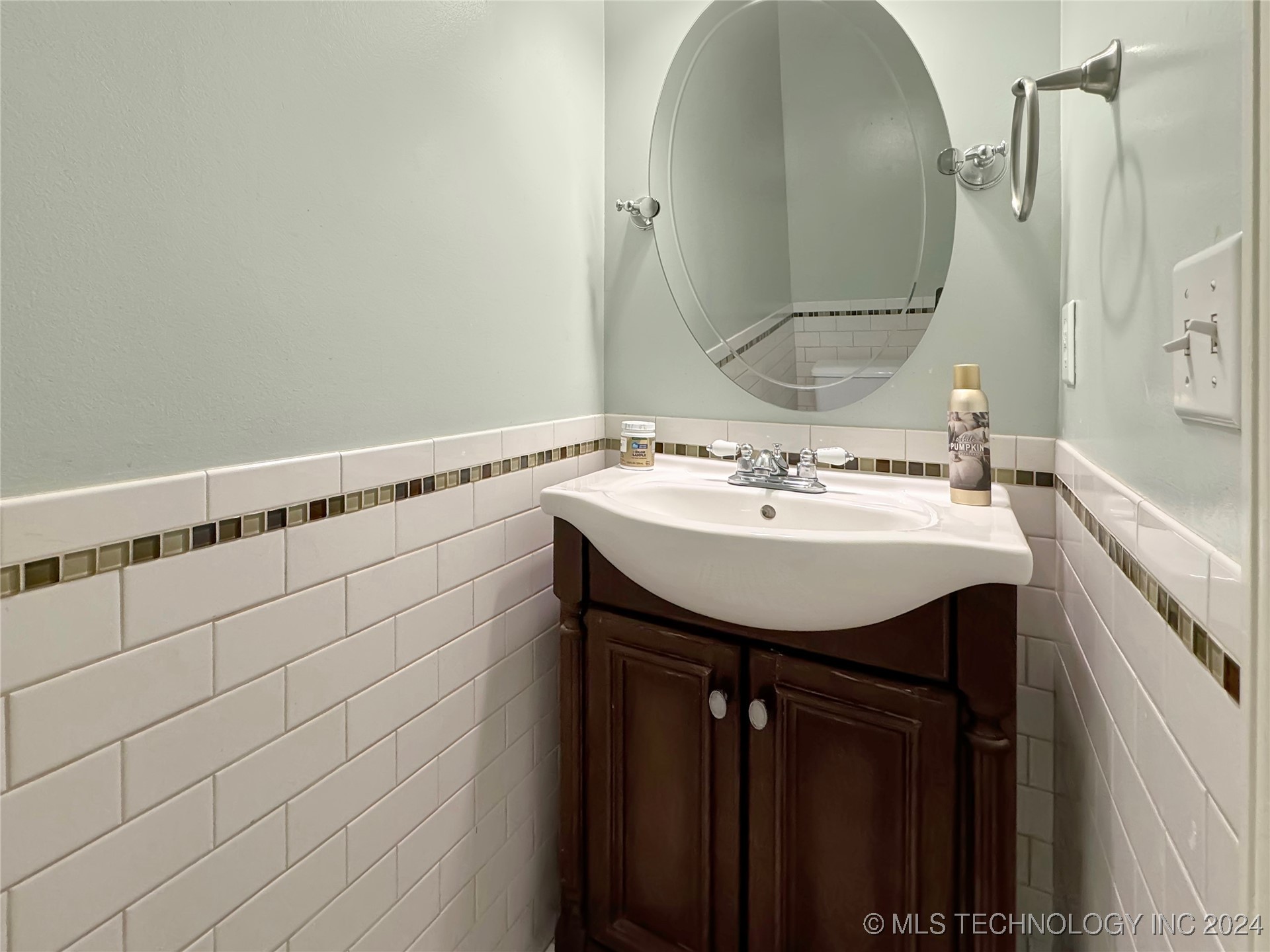 9201 S Hudson Avenue Property Photo 26