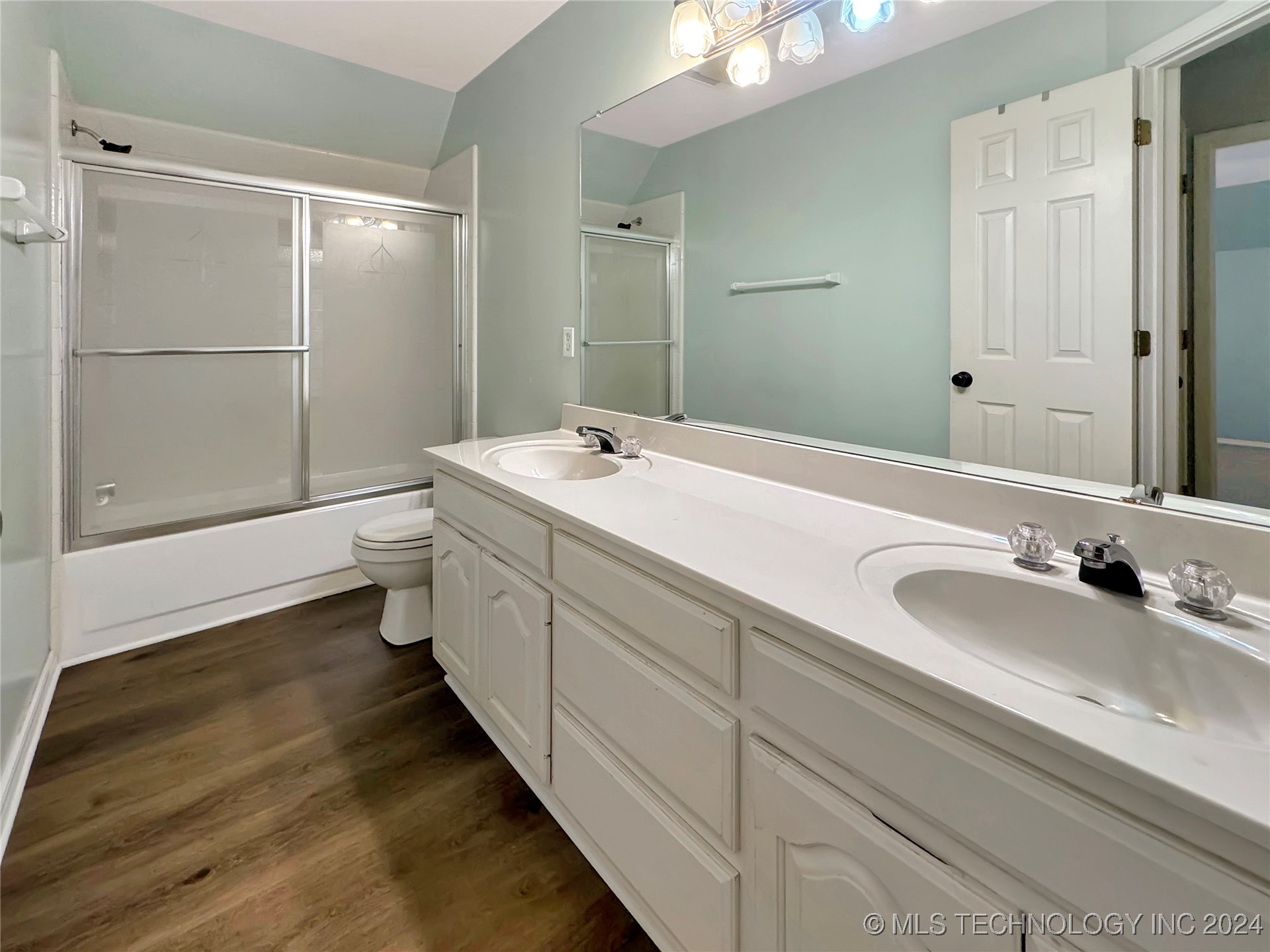 9201 S Hudson Avenue Property Photo 31