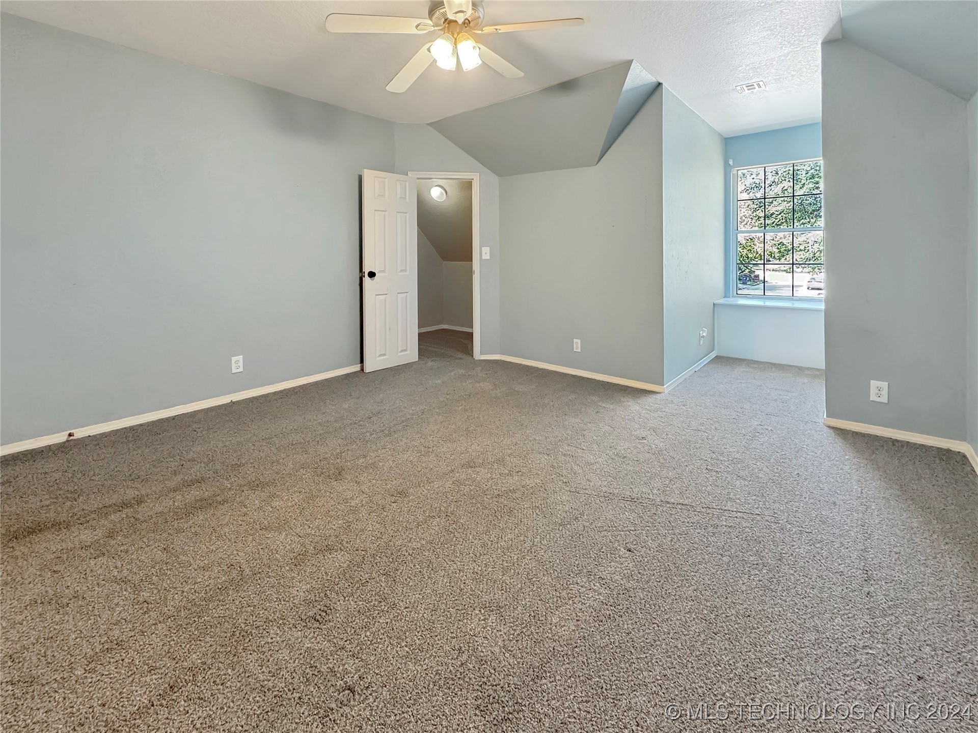 9201 S Hudson Avenue Property Photo 34