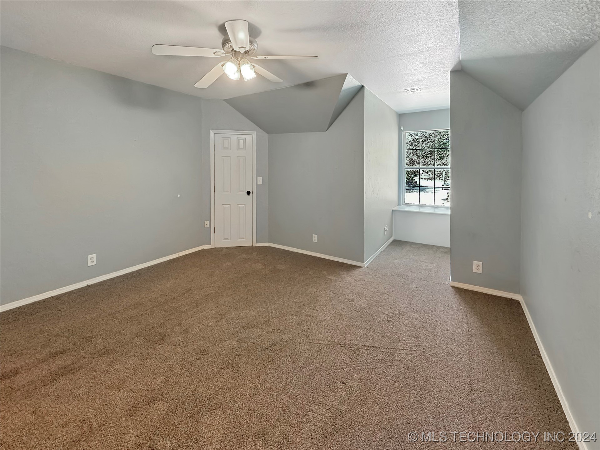 9201 S Hudson Avenue Property Photo 35
