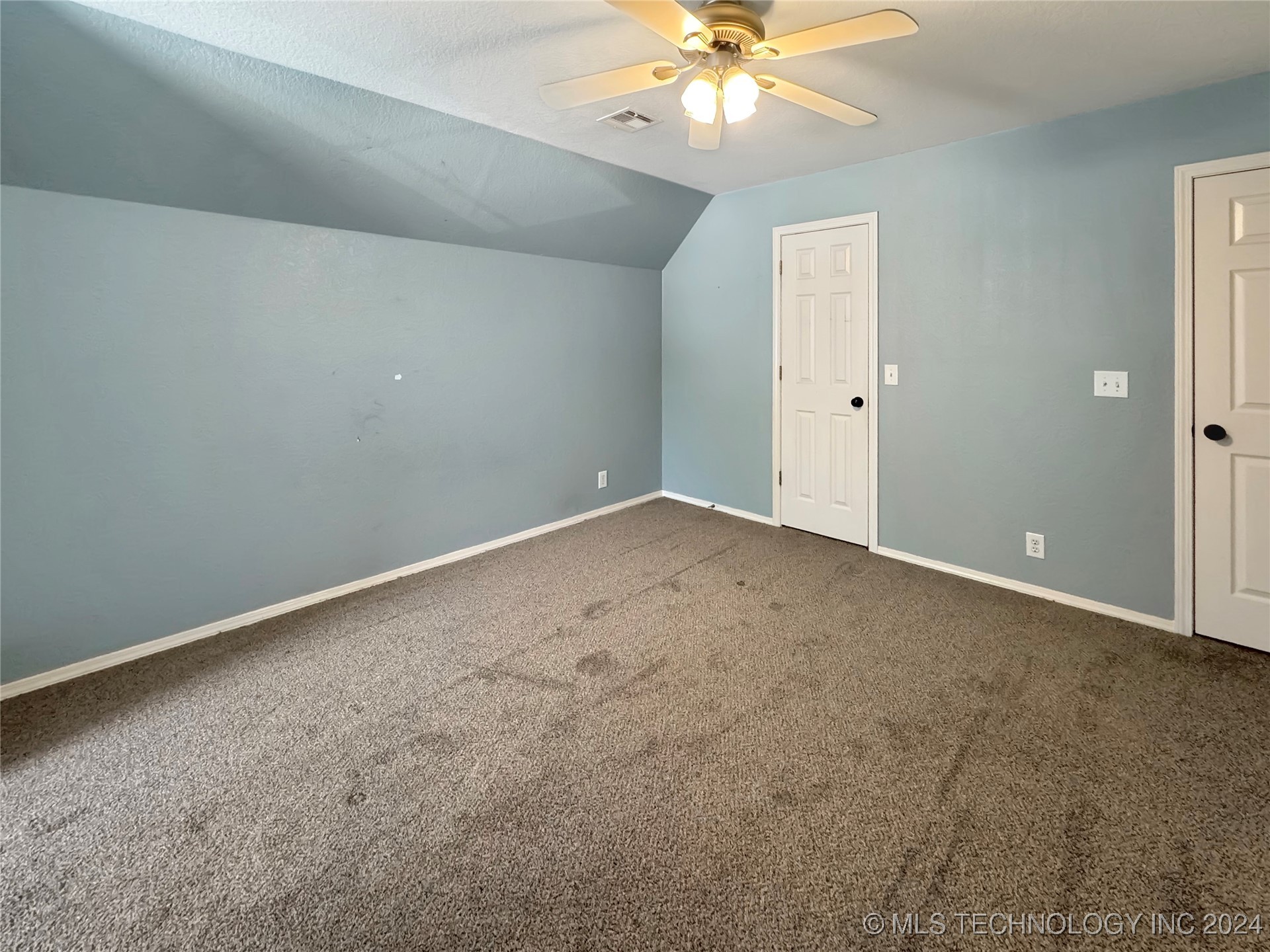 9201 S Hudson Avenue Property Photo 36