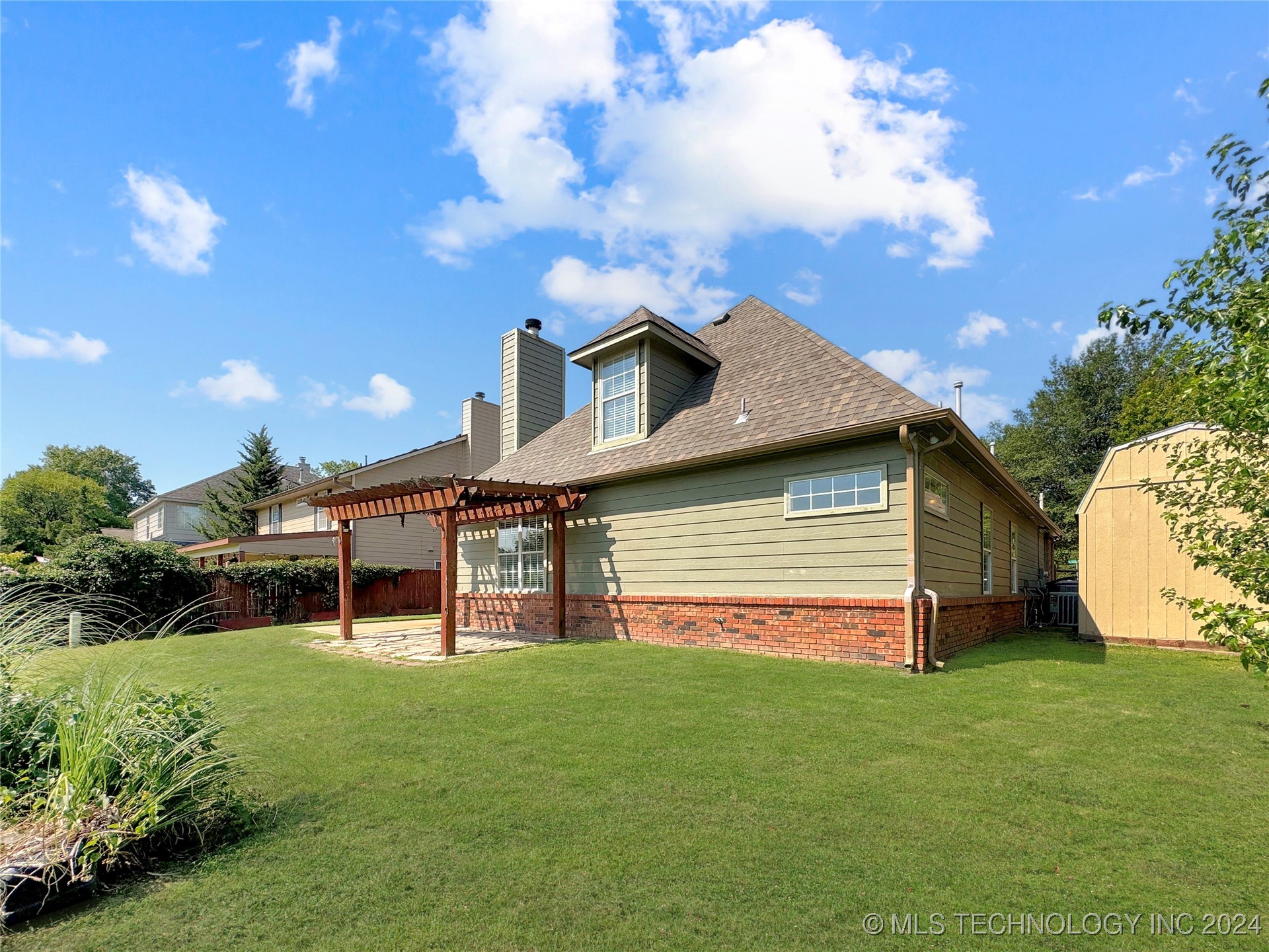 9201 S Hudson Avenue Property Photo 43