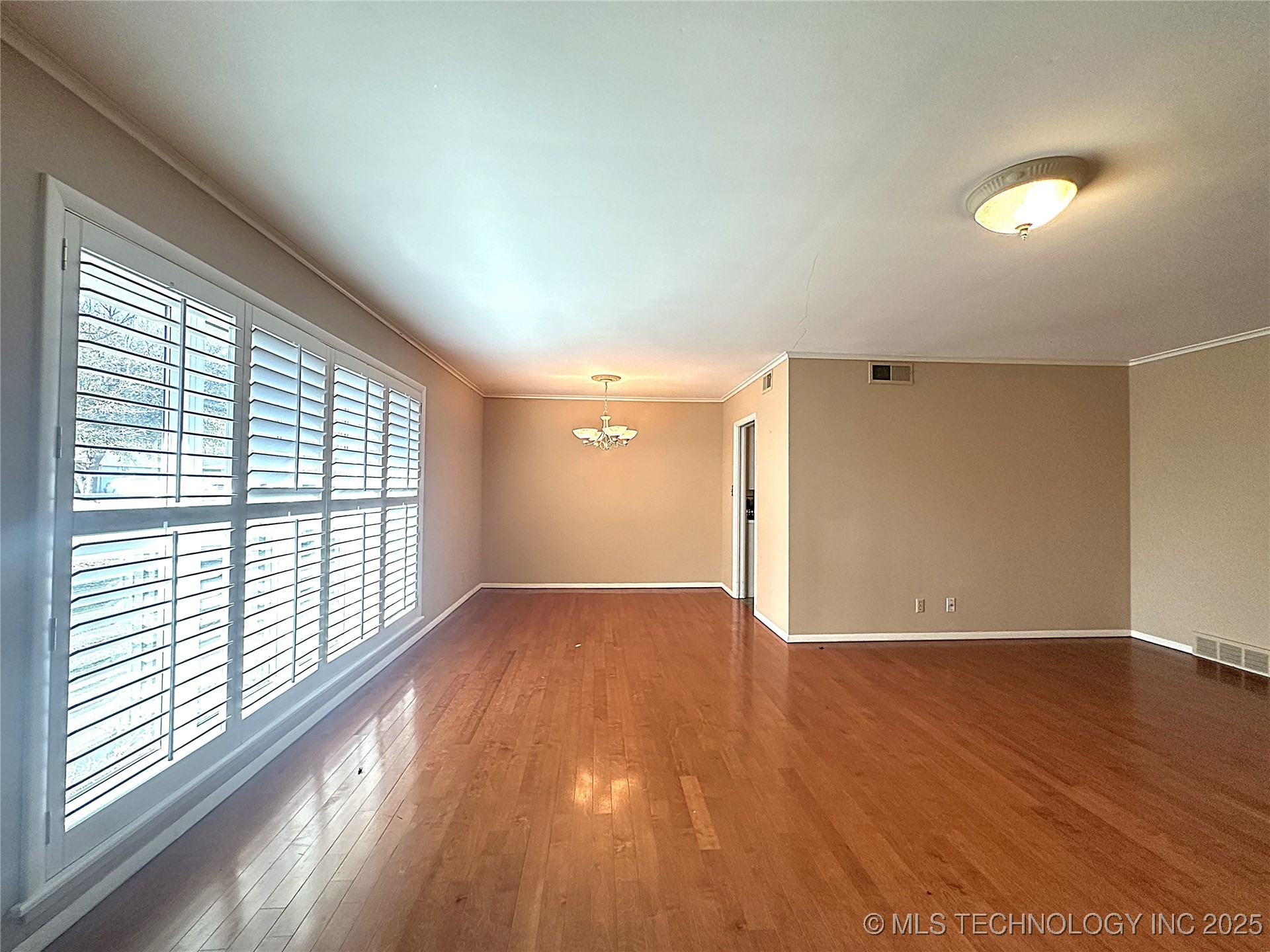 814 Pershing E Property Photo 6