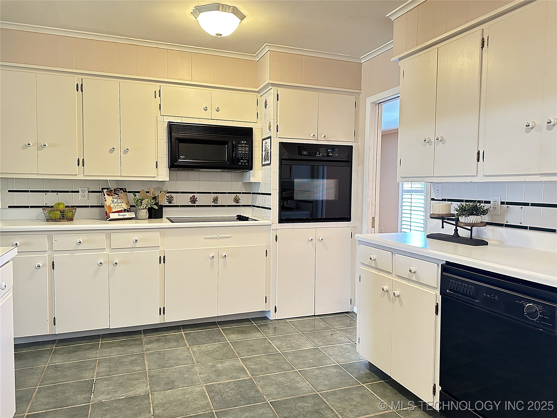 814 Pershing E Property Photo 10