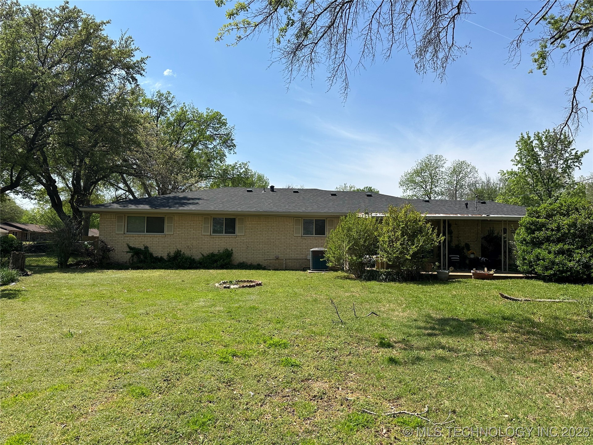 814 Pershing E Property Photo 28