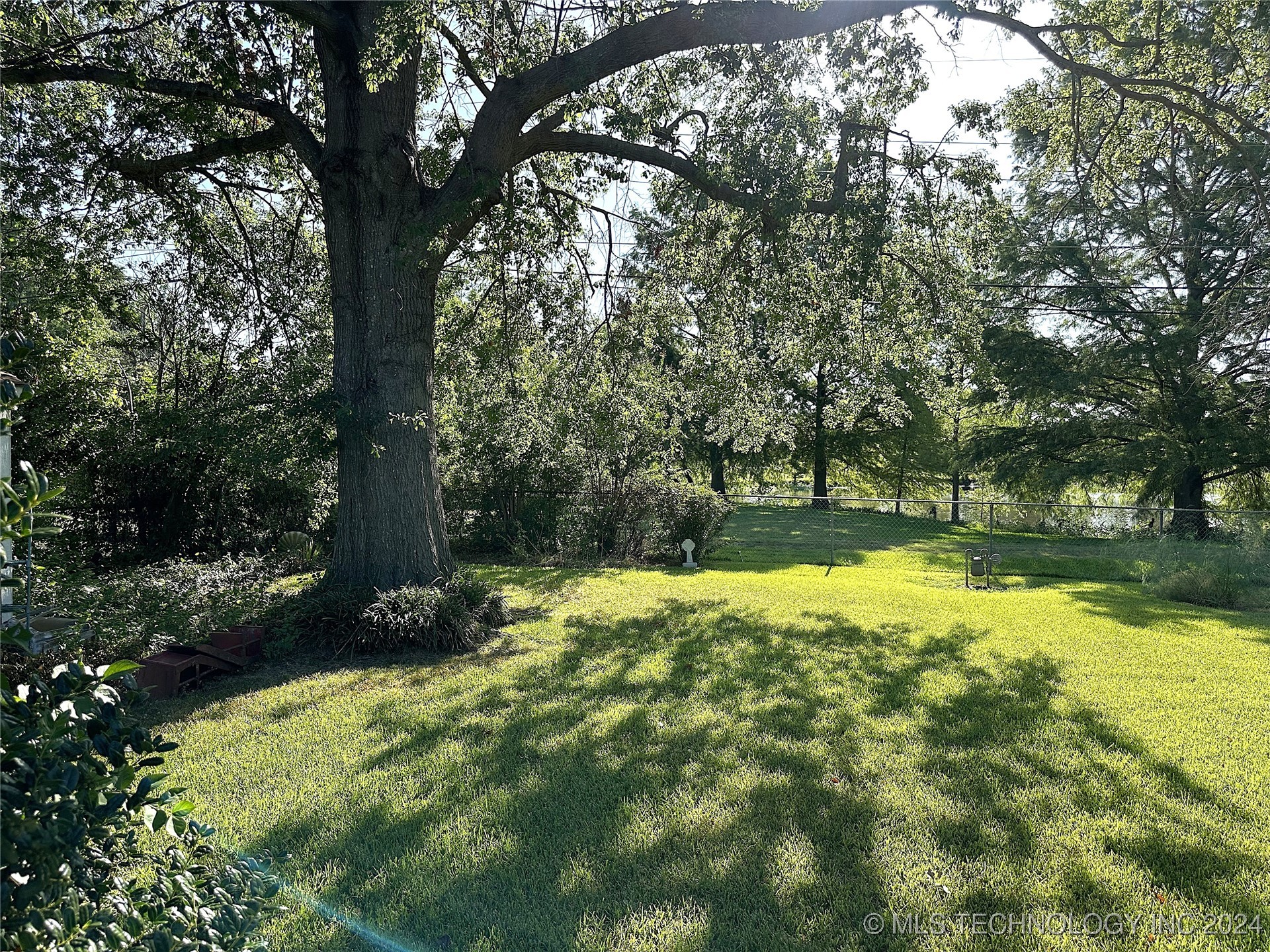 814 Pershing E Property Photo 38