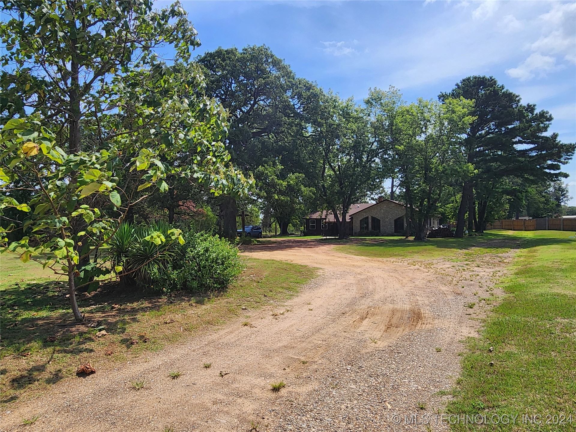 8494 S Iron Stob Road Property Photo 4