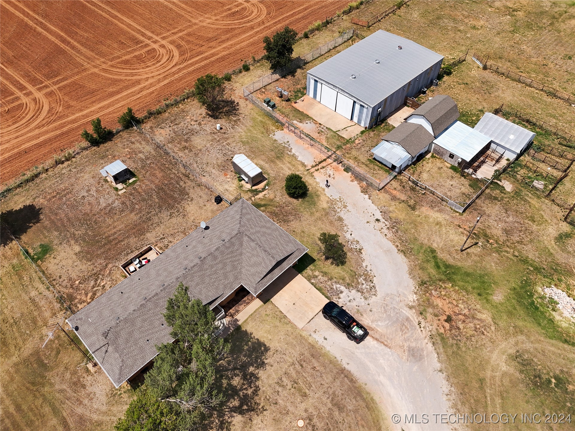 11614 W Rupe Property Photo 7