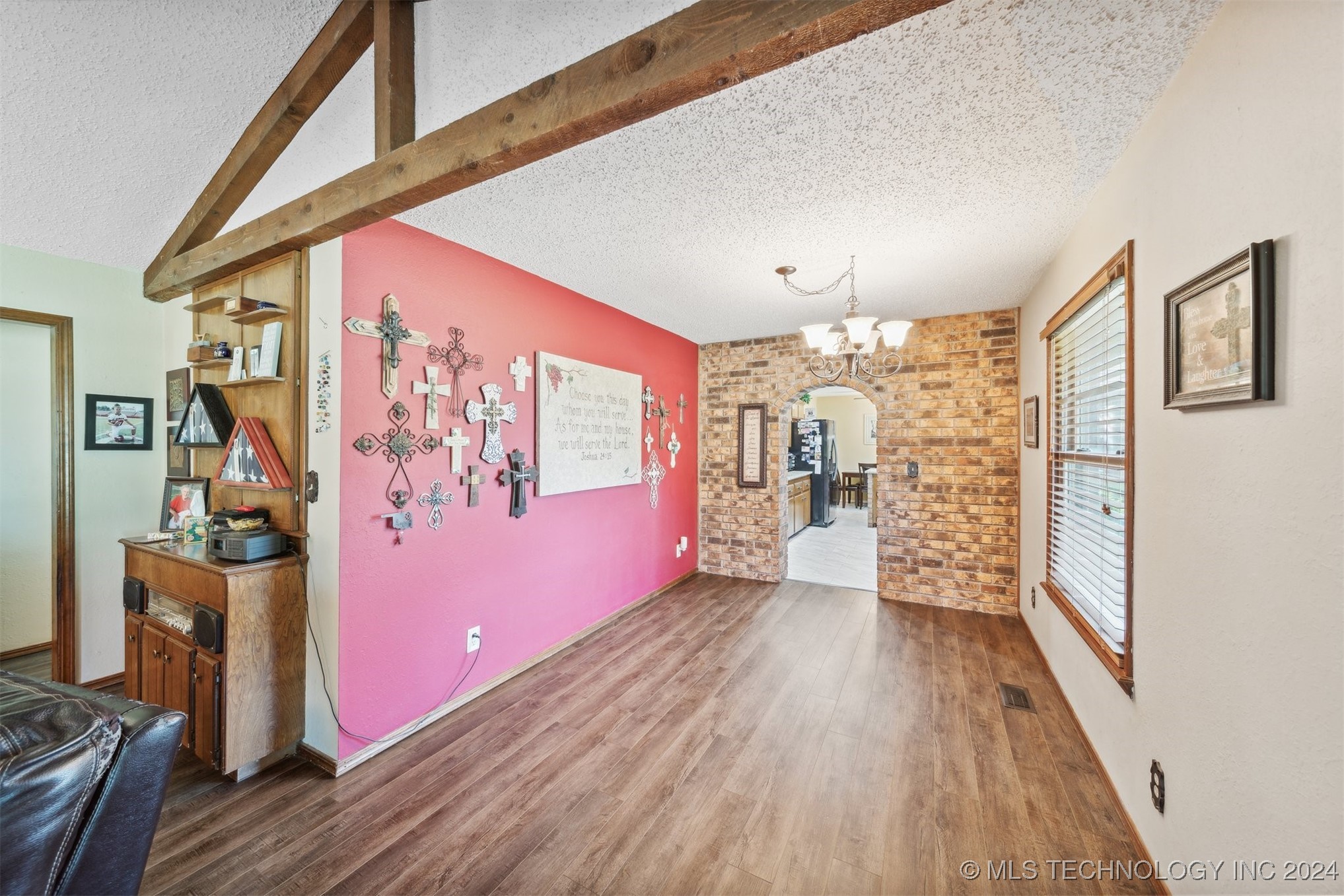 855 E Lowry Road Property Photo 8