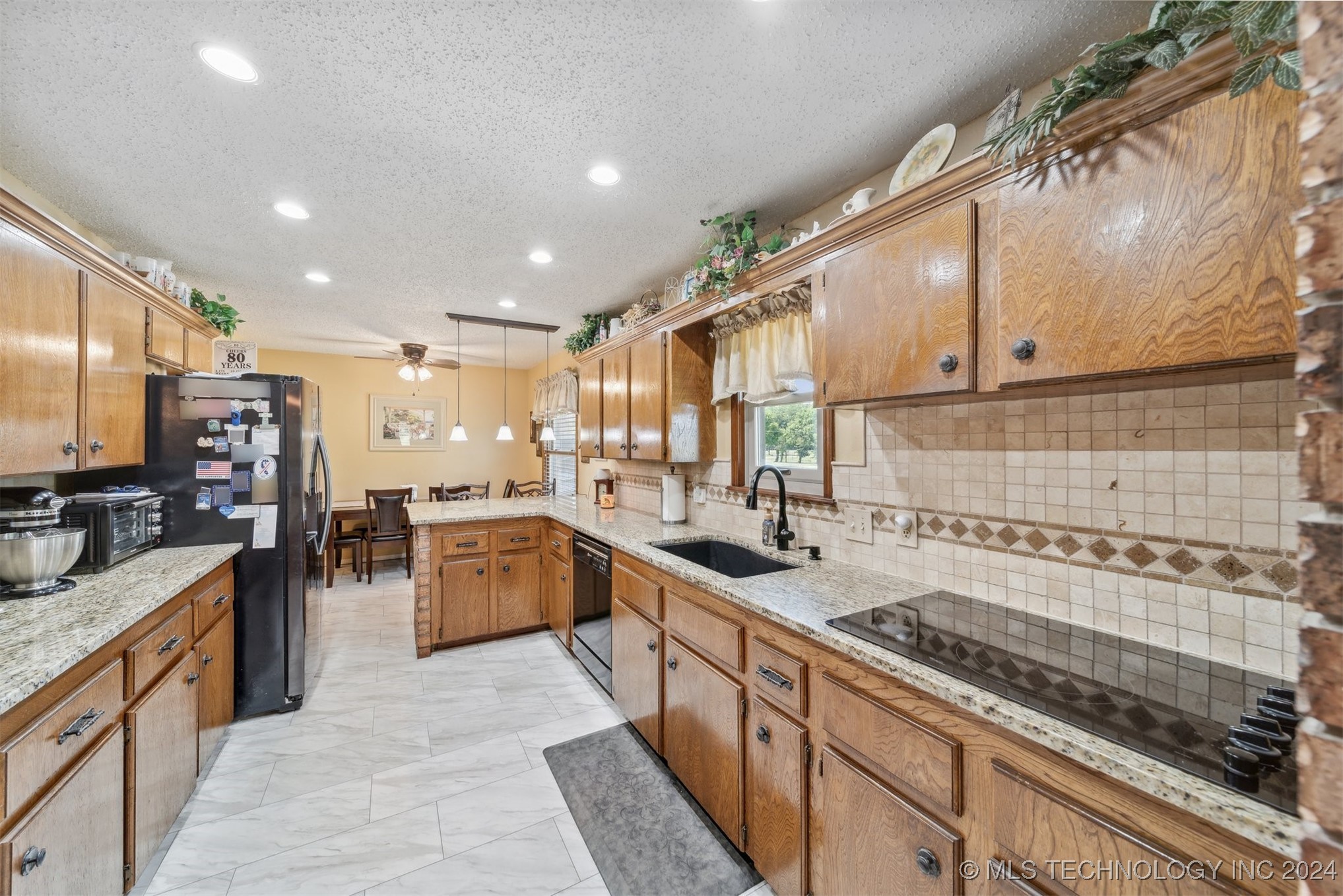 855 E Lowry Road Property Photo 10