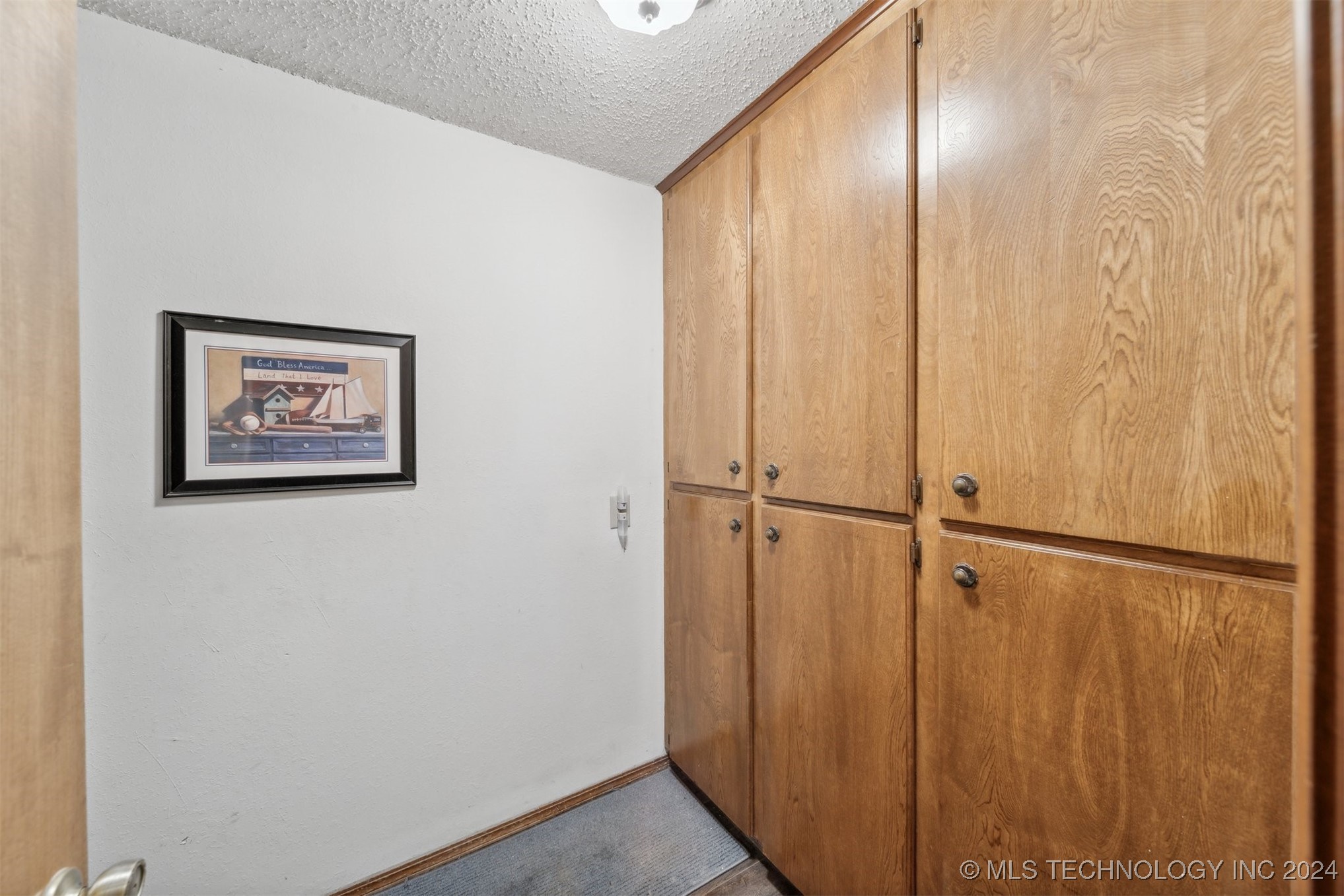 855 E Lowry Road Property Photo 17