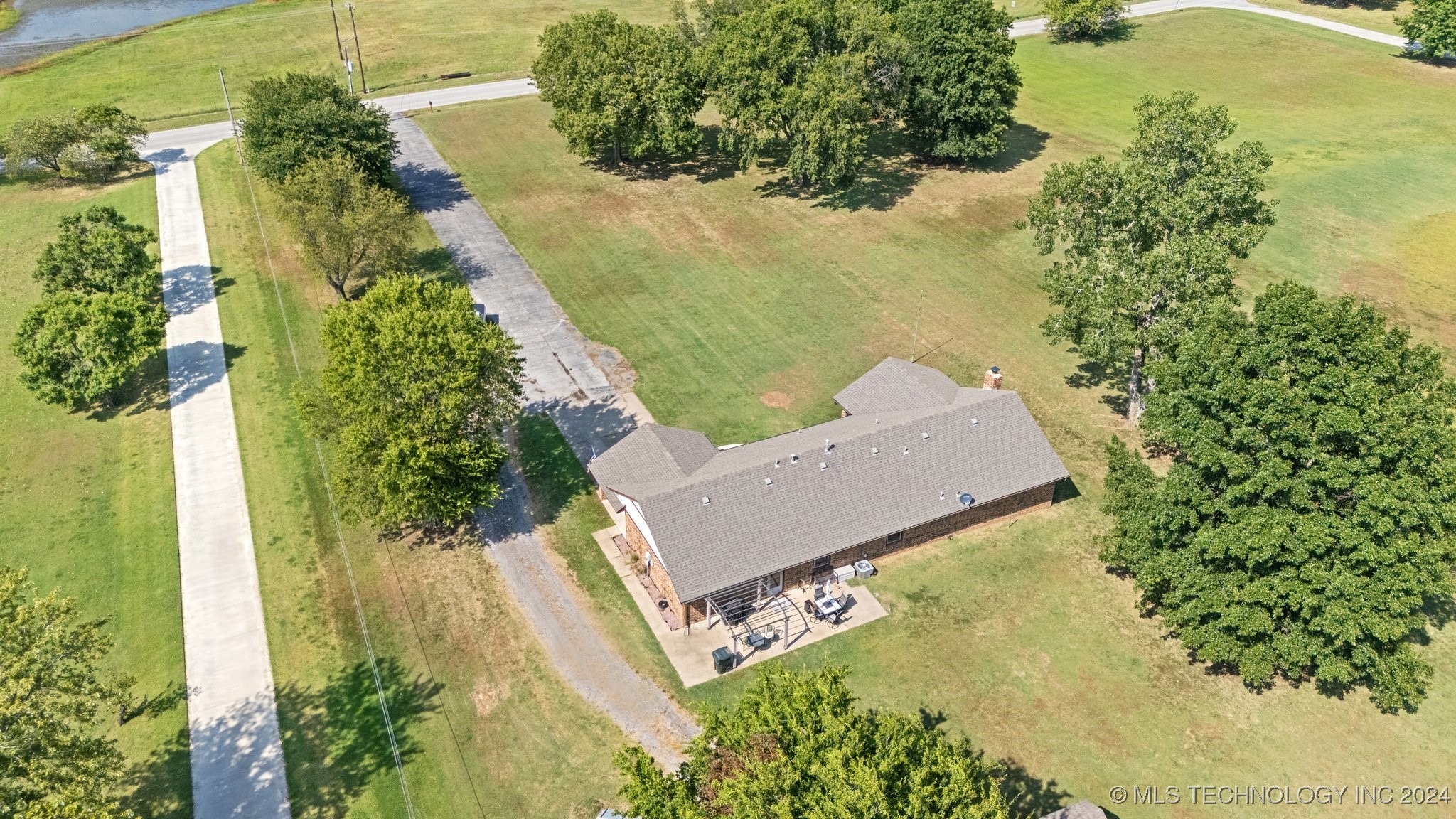 855 E Lowry Road Property Photo 32