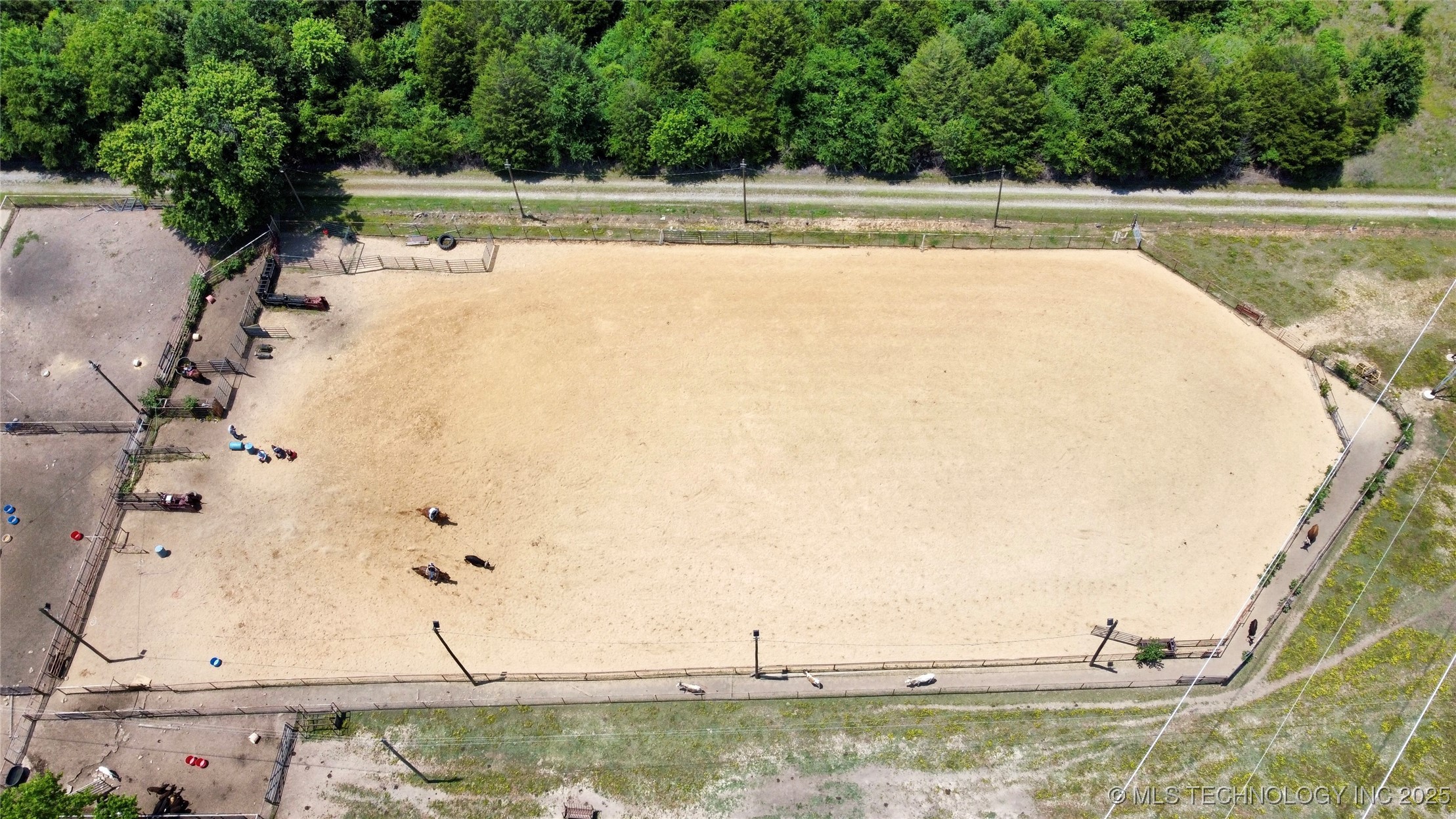 457424 Us Highway 64 Property Photo 8