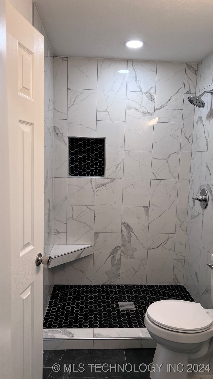 34 E 62nd Place N Property Photo 15