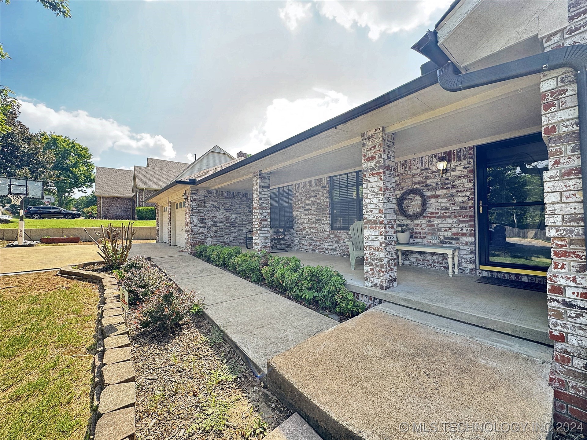 207 Remington Place Property Photo 3