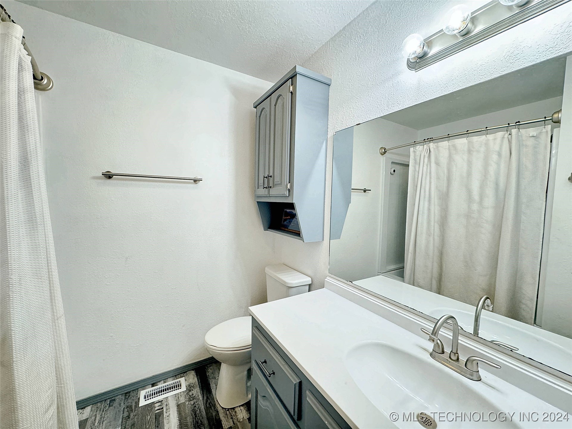 207 Remington Place Property Photo 50