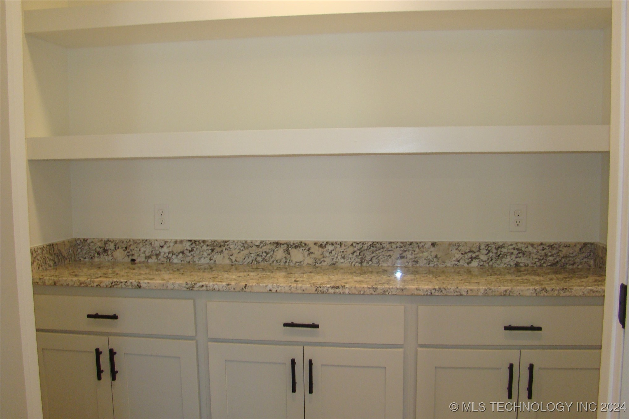 702 Sage Avenue Property Photo 8