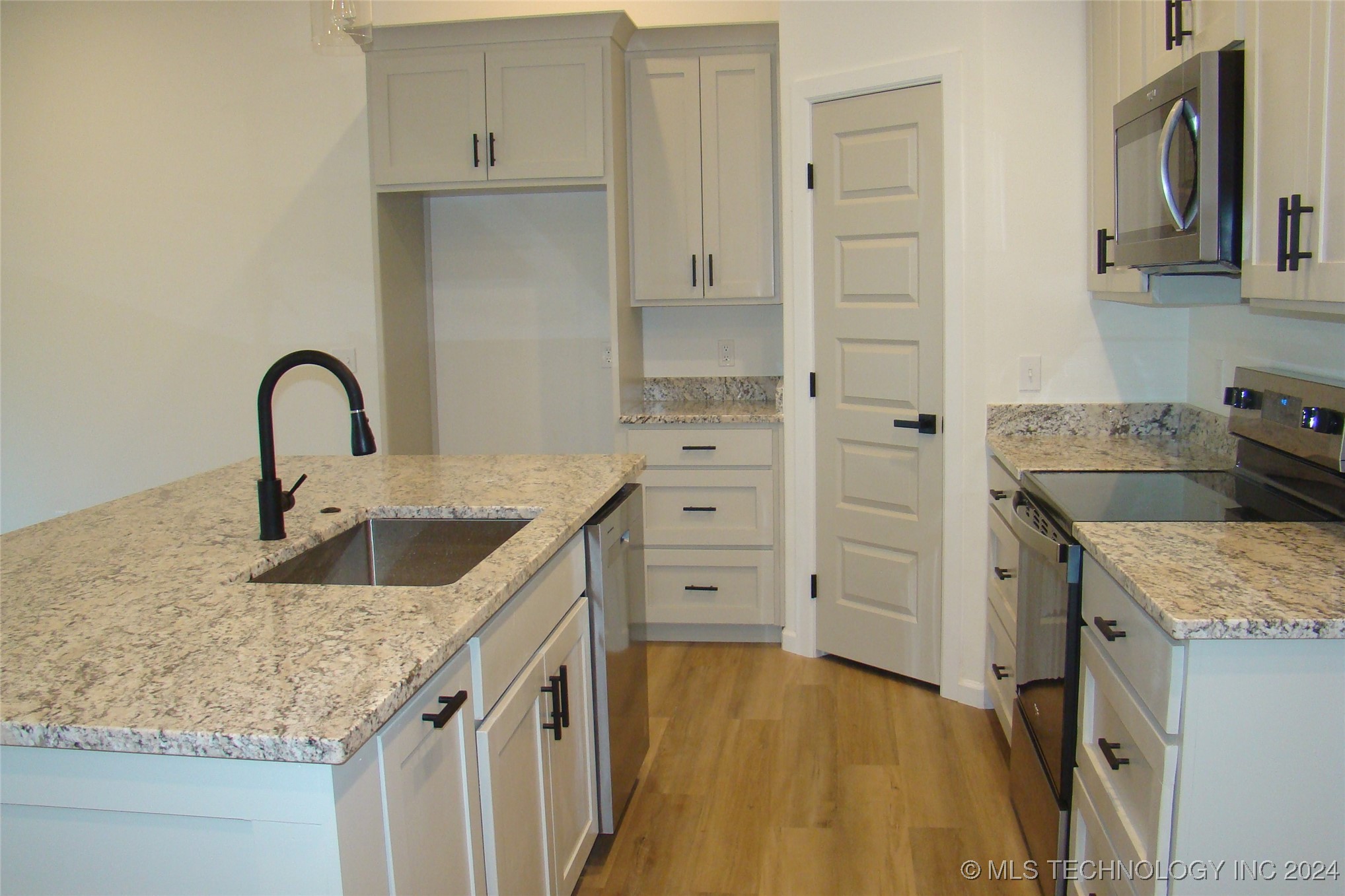 702 Sage Avenue Property Photo 9
