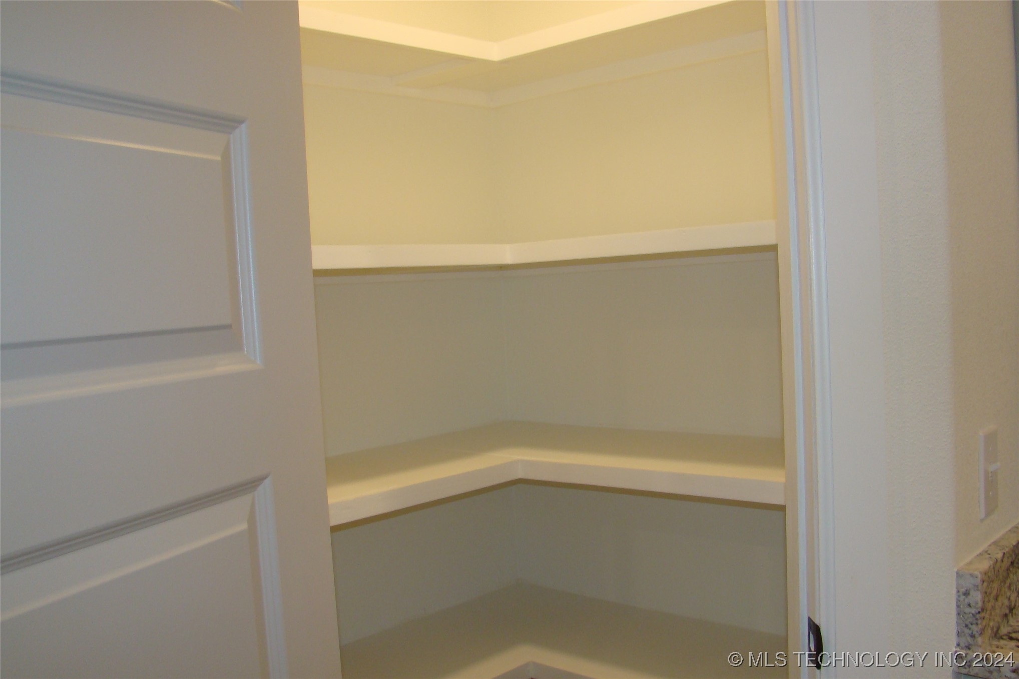 702 Sage Avenue Property Photo 10