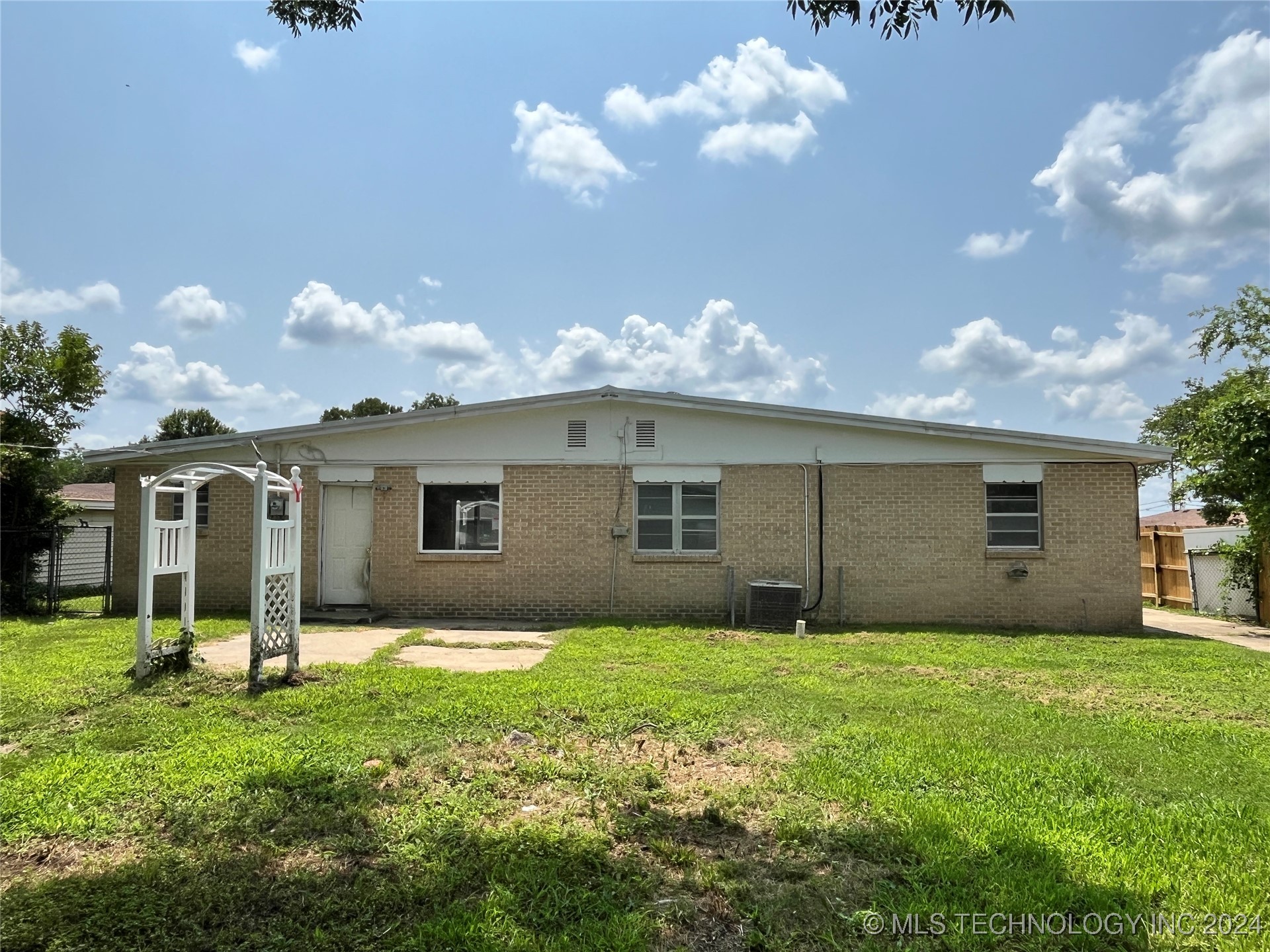 3814 Maryland Street Property Photo 3