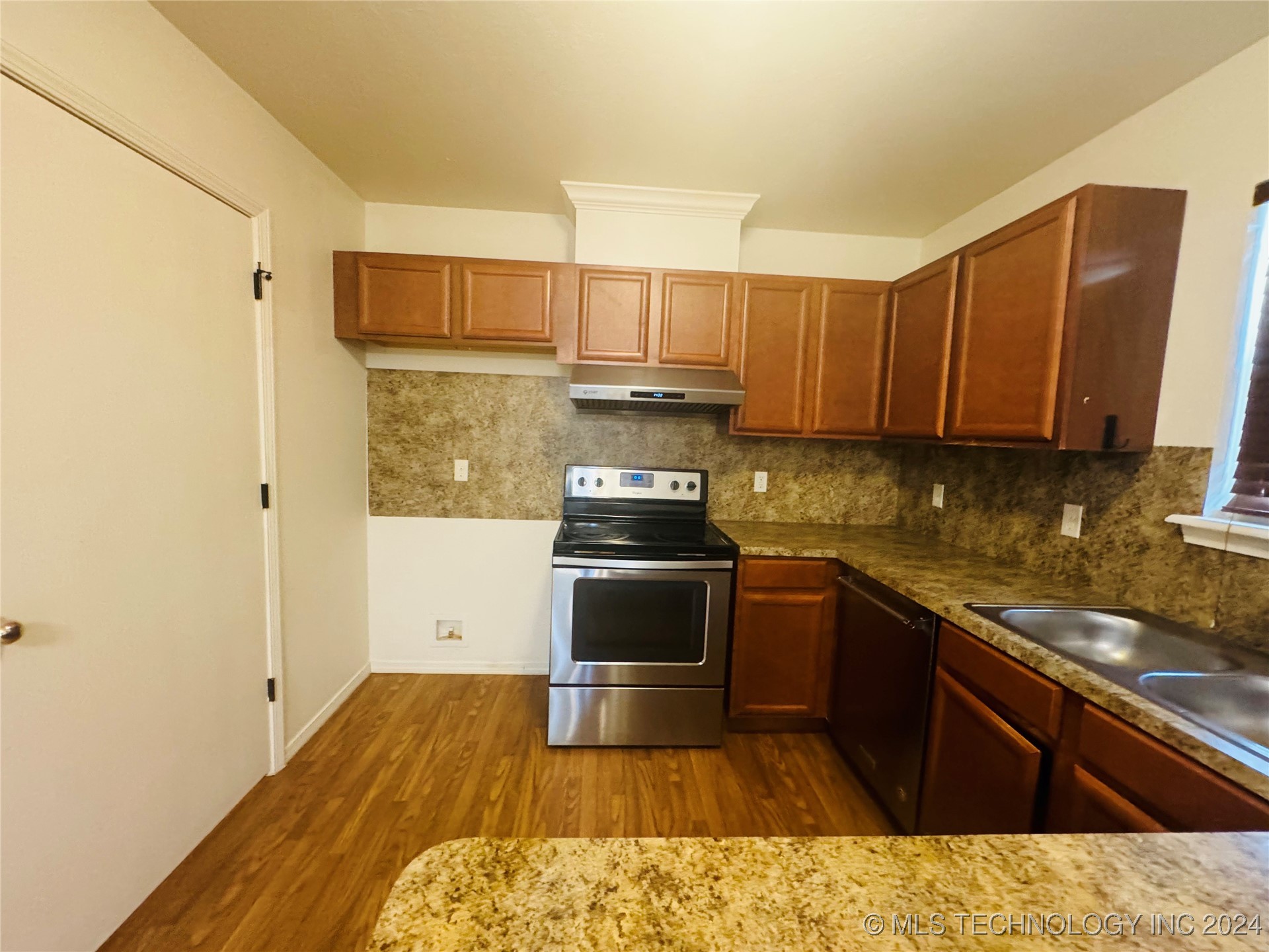 7409 Park Meadow Drive Property Photo 4